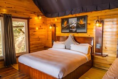 Skydrift - A 3 Bed Barbet Treehouse, Mussoorie