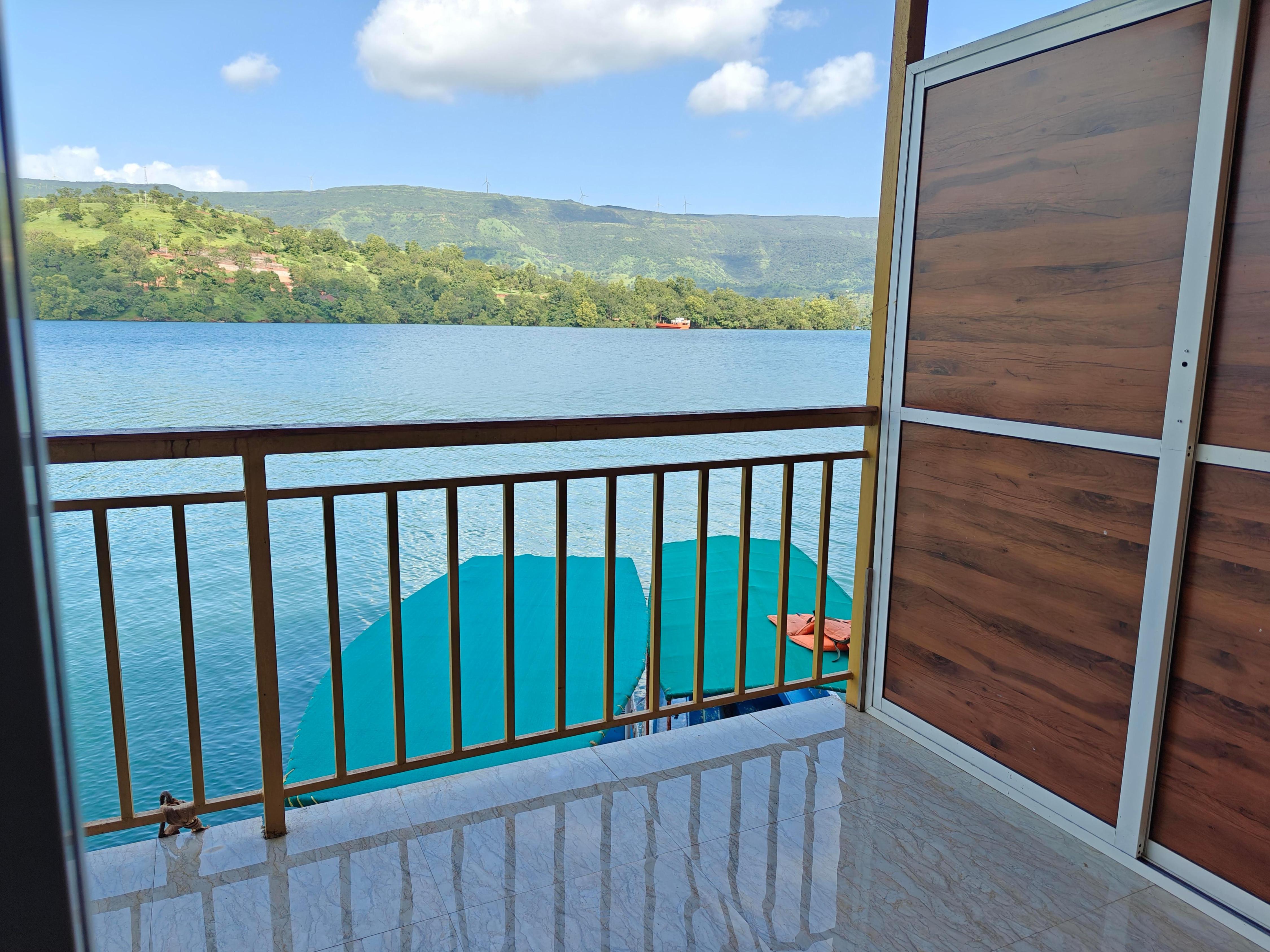 Rivveria lake side cottages - Tap to explore photos