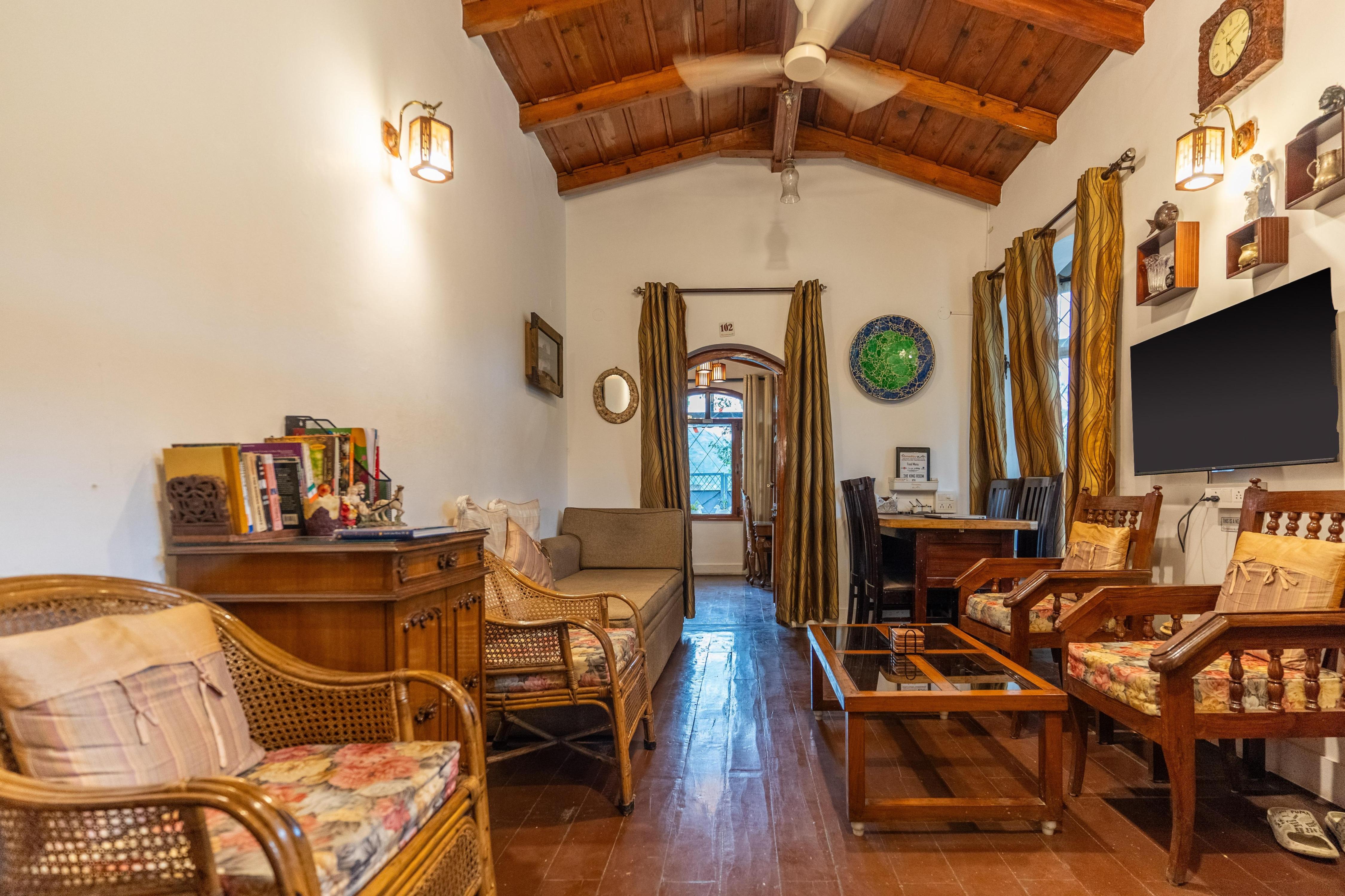 HOMESTAY ELFIN / Nainital - Kainchi Dham - Bhimtal - Tap to explore photos