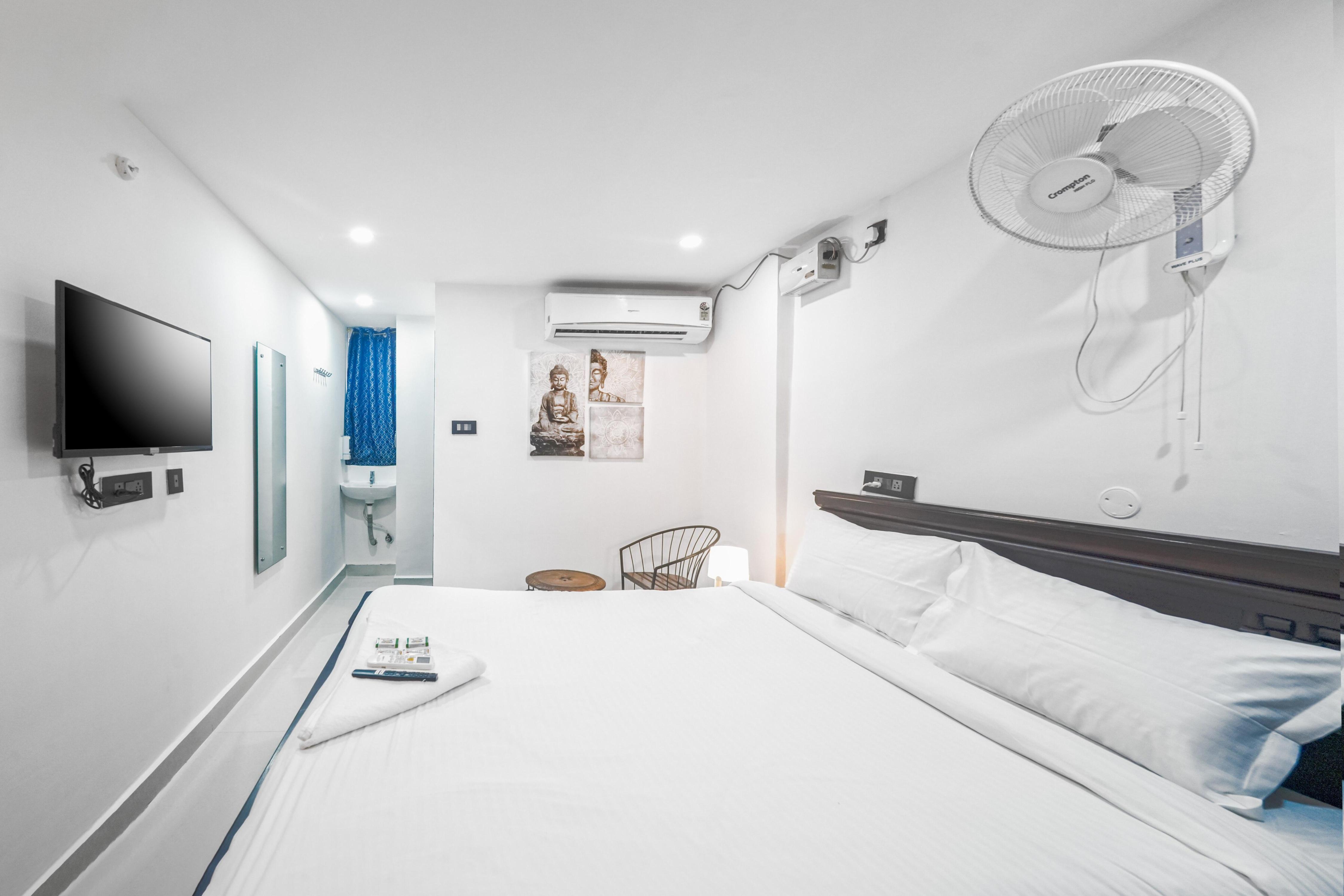 HIVEE 1 ROOM LIVING TWIN BED