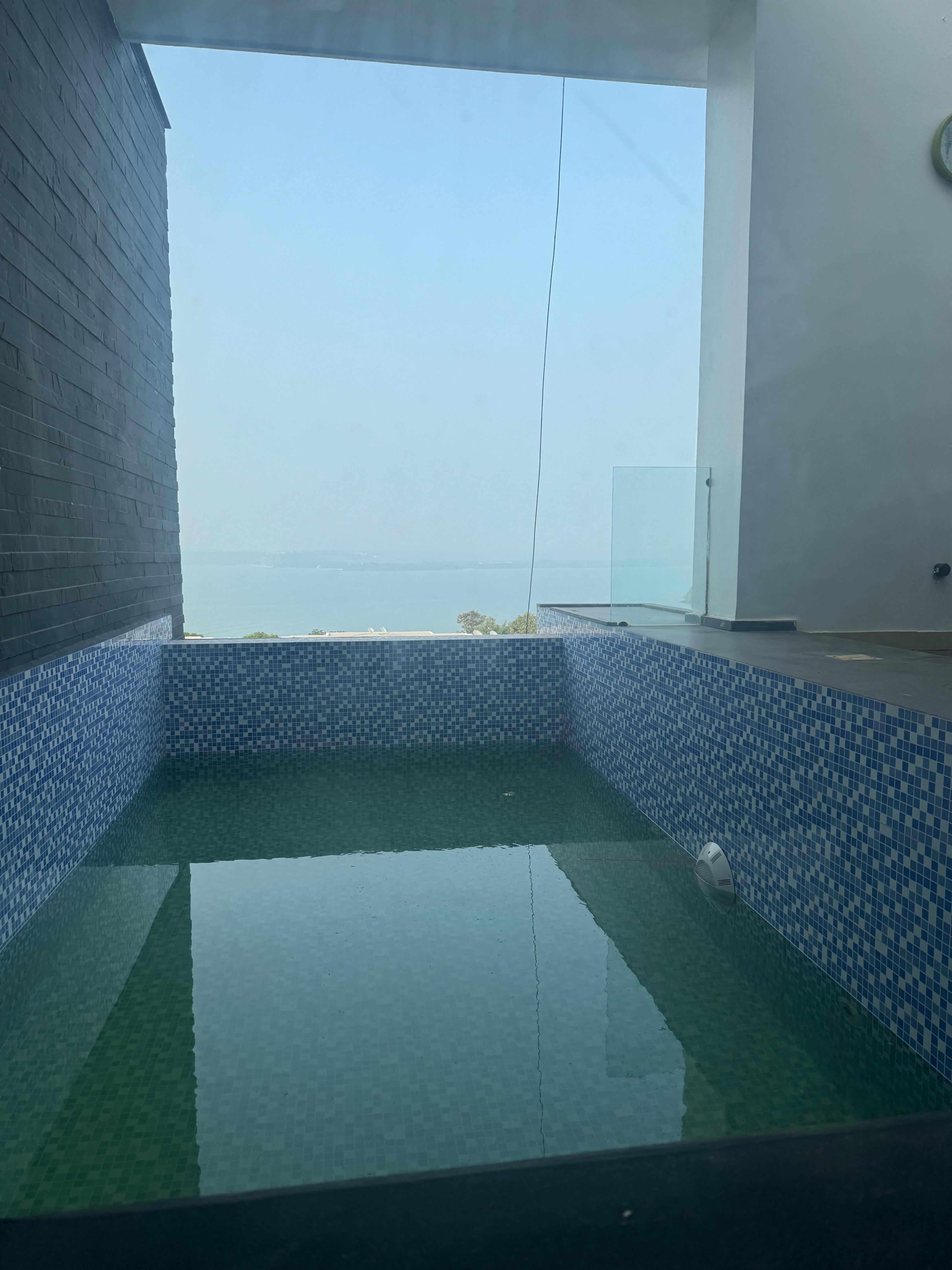 Sky Homes Private Pool Penthouse - Tap to explore photos