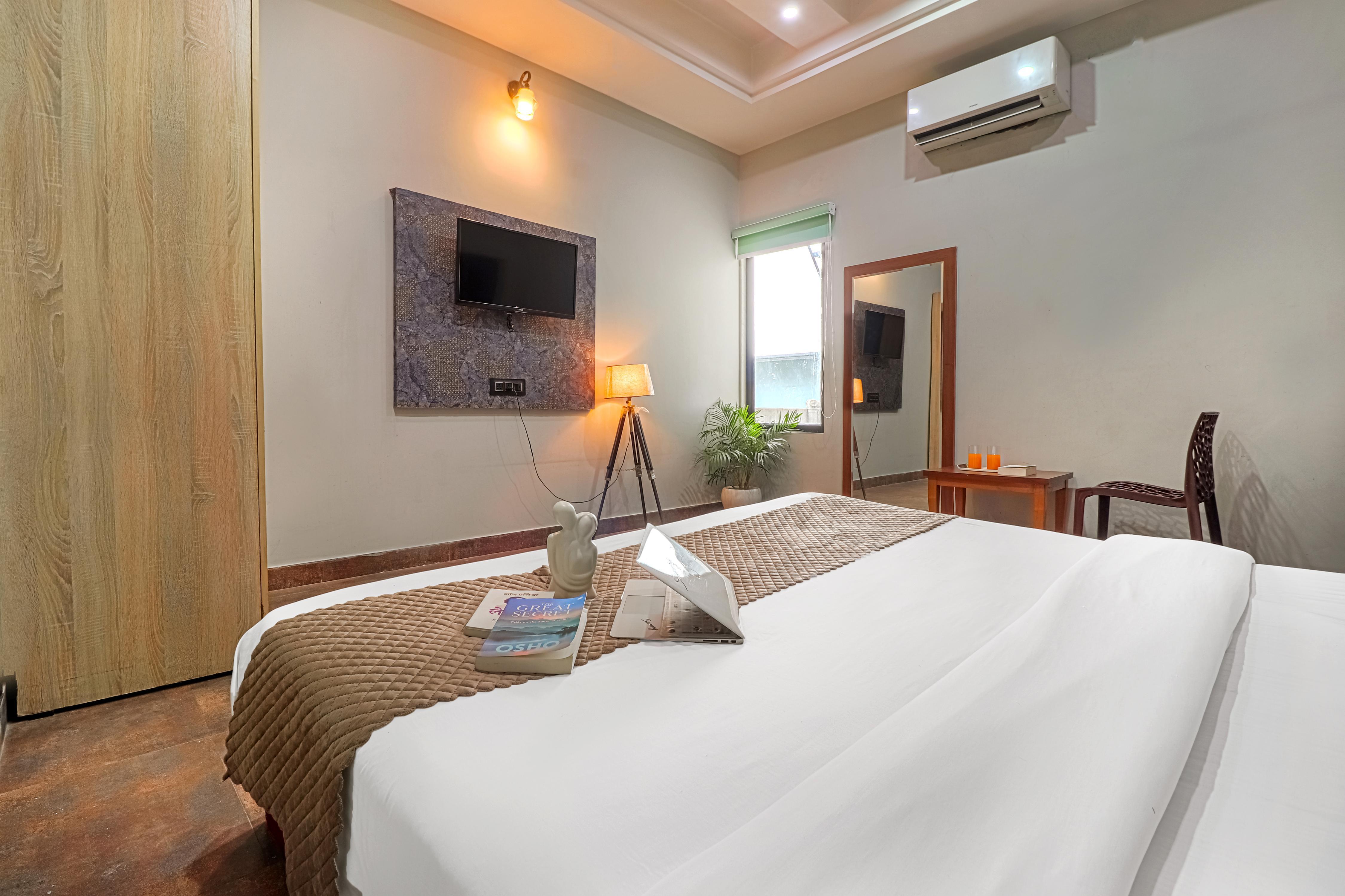 D Homage - A Boutique Stay @ 100 Mtrs from ISBT - Tap to explore photos