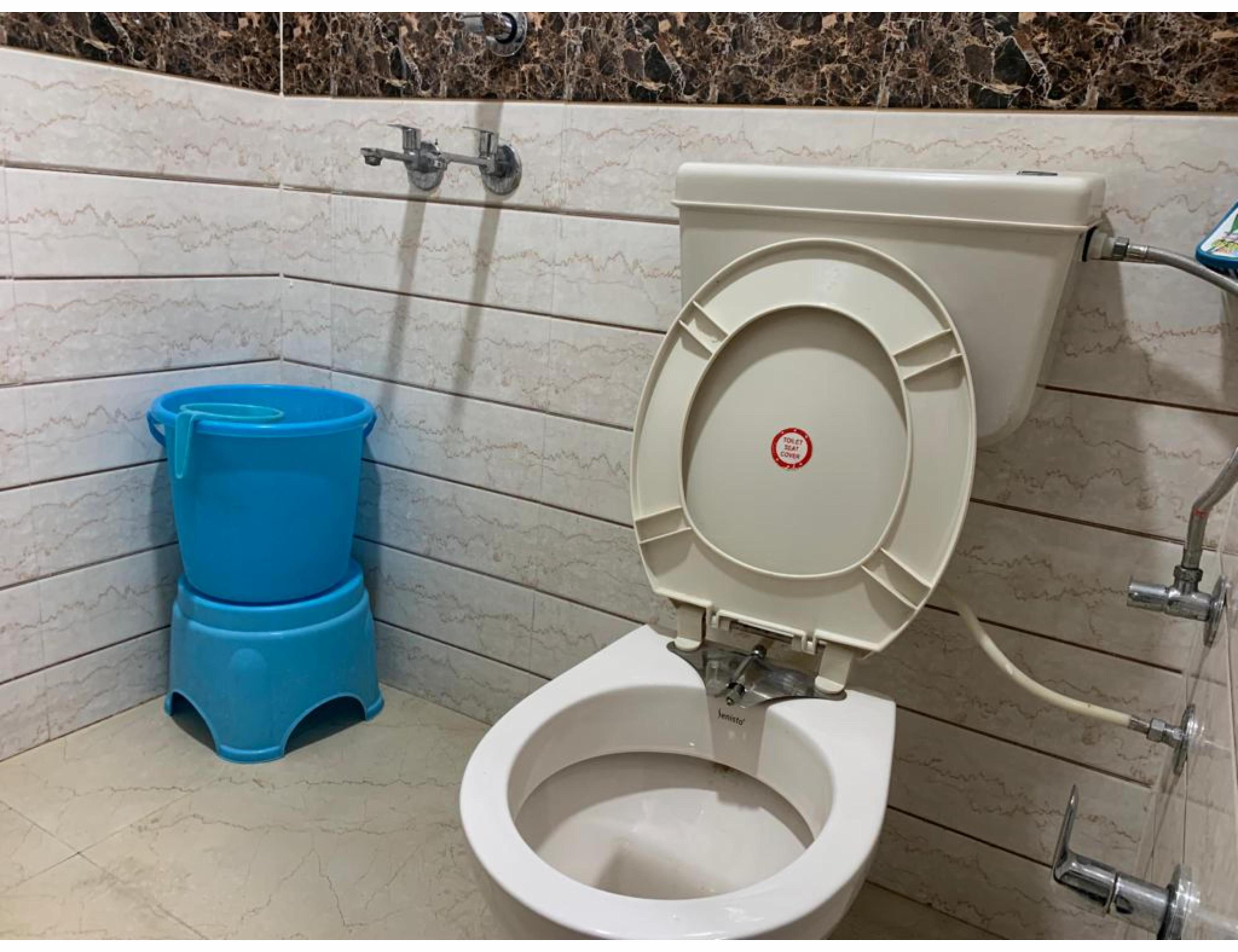 Hotel divine - Tap to explore photos