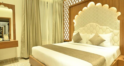 Yuvraj Le Royale Room Type - Royale Signature Suite Room with Balcony