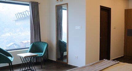 HOGS Panorama - Manali Room Type - HOGS Premium with Balcony