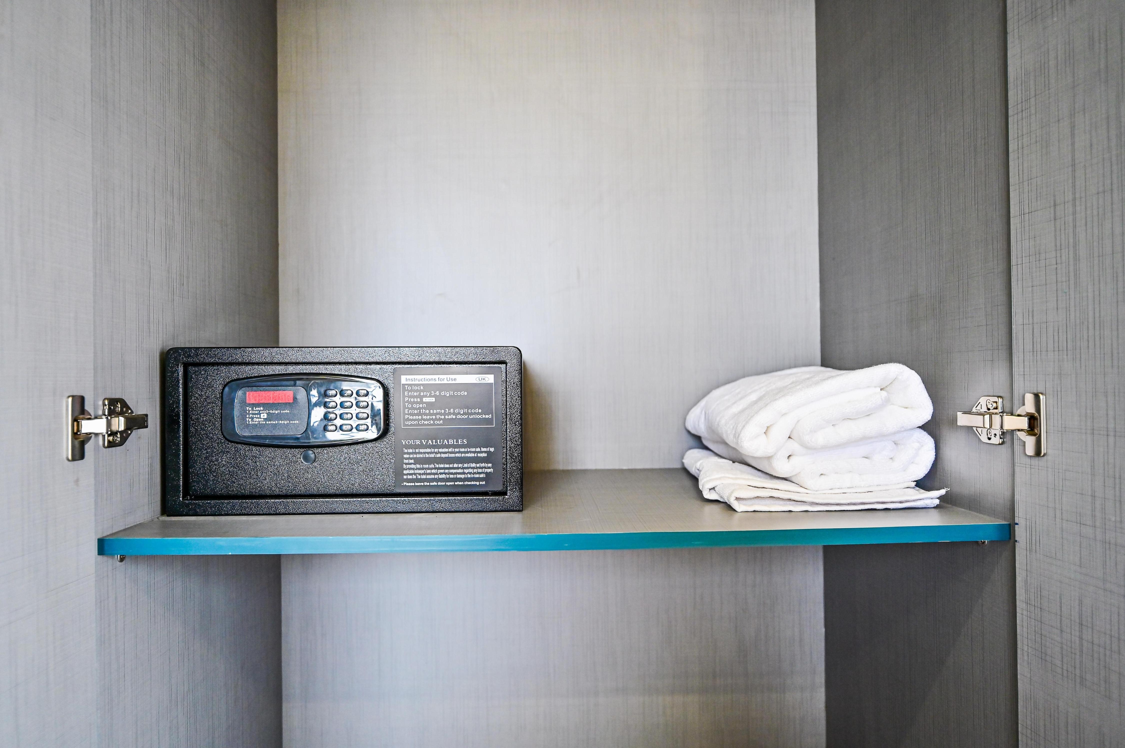 Indie Stays Studios - Tap to explore photos