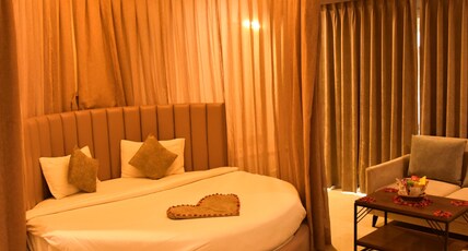 Hotel Swarna Room Type - Honeymoon Suite