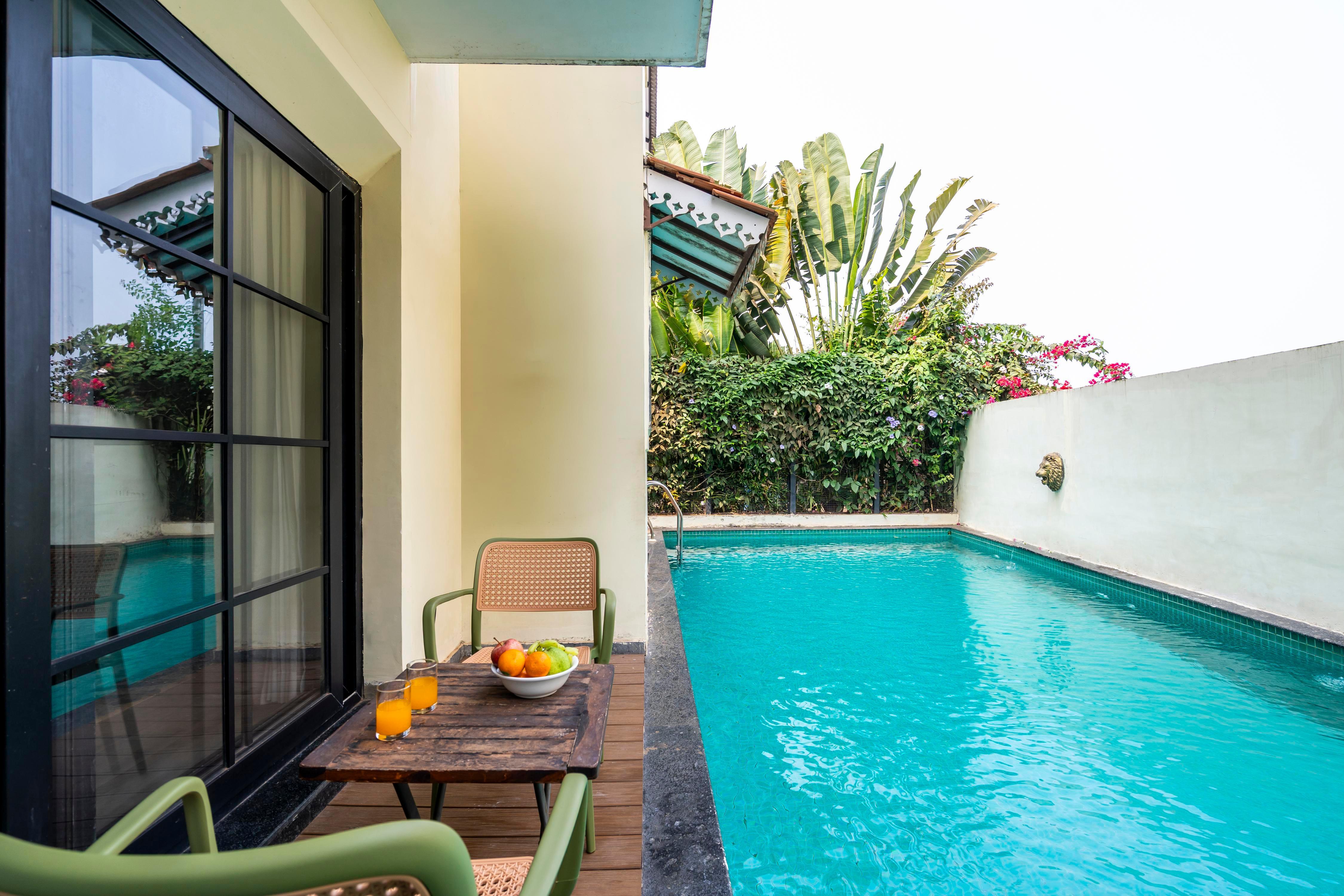 Staymaster Abira - 3 BR Huge Pool Nr Anjuna Beach - Tap to explore photos