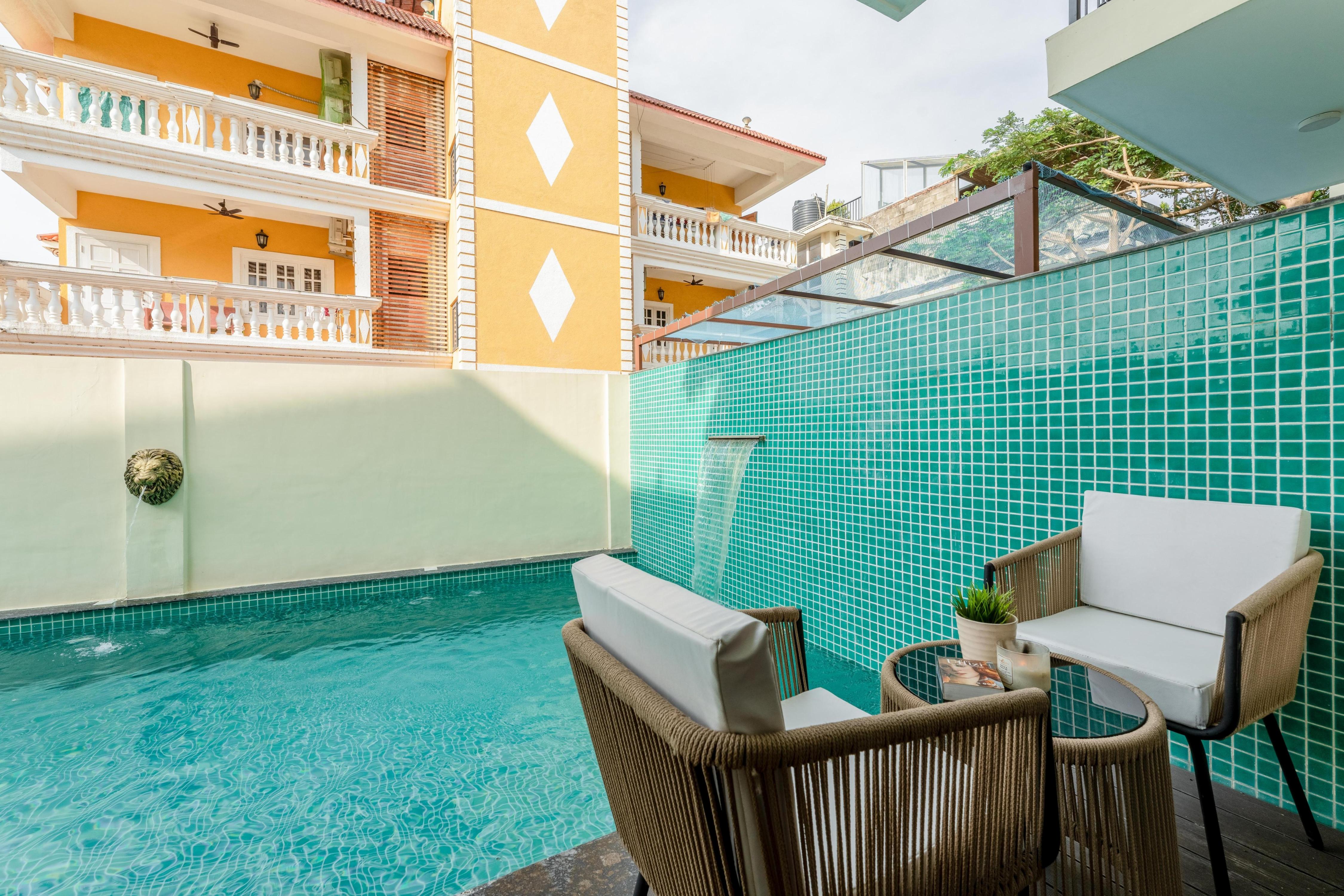 Staymaster Abira - 3 BR Huge Pool Nr Anjuna Beach - Tap to explore photos