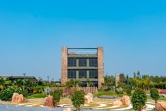 Basalt Paradise Resort and Spa