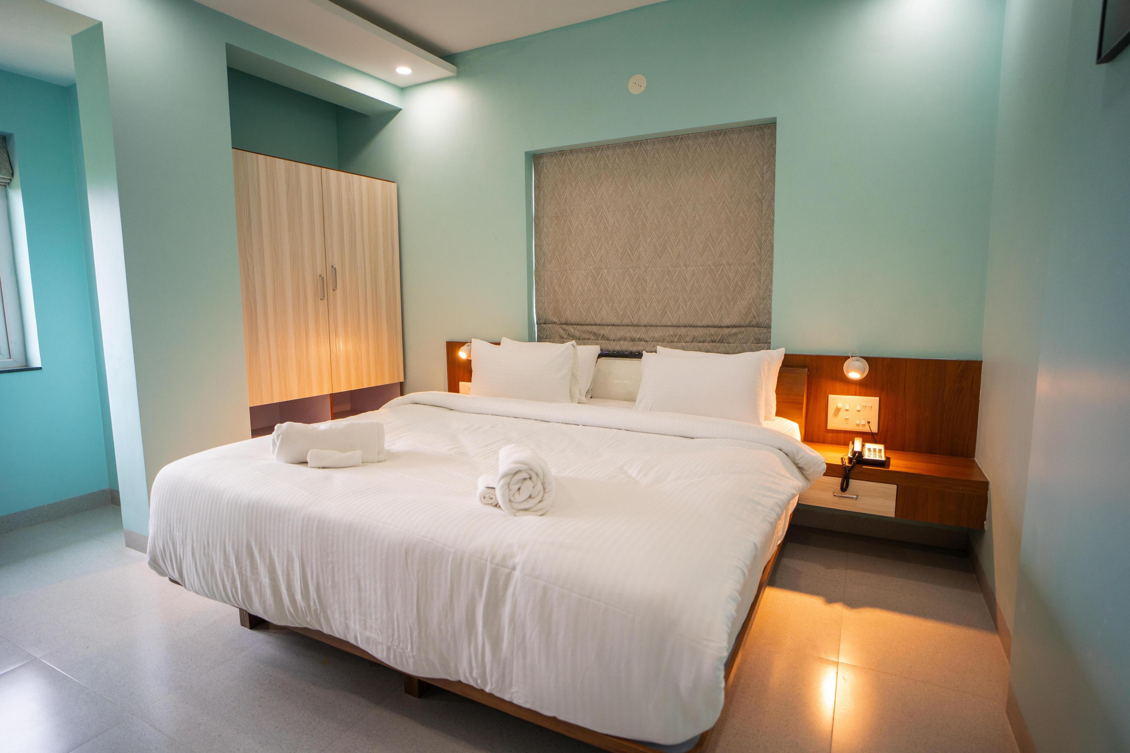 Pristine Hotel - Tap to explore photos