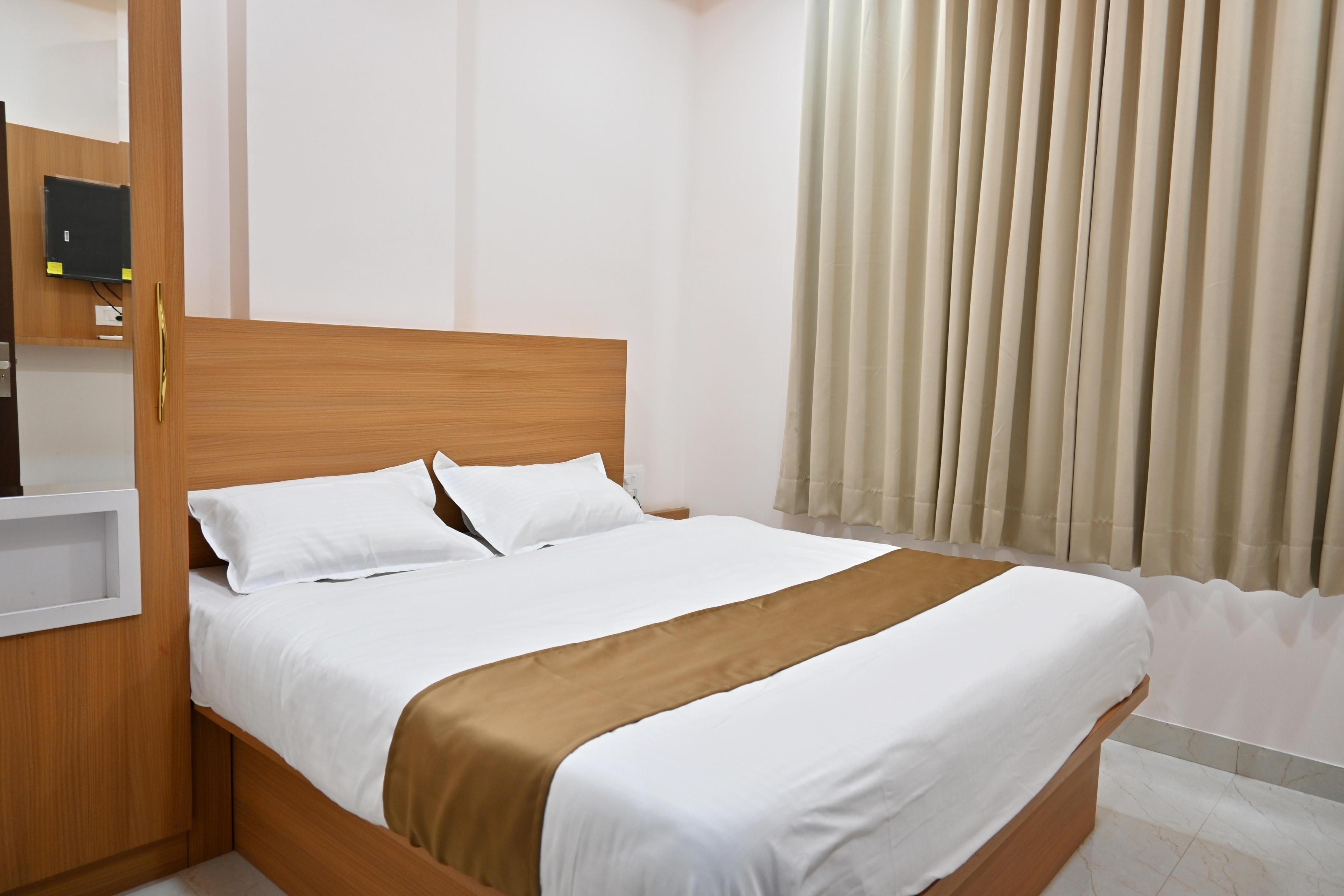 Hotel Serenity Heights Room Type - Standard Room