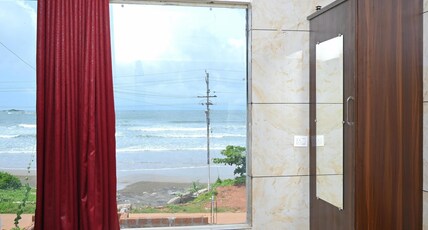 Blue Pearl Beach Guest House Room Type - Front Sea View Deluxe Double Bed Ac Without Balcony
