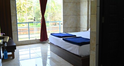 Blue Pearl Beach Guest House Room Type - Deluxe Inter Connect Double Bed Ac Room