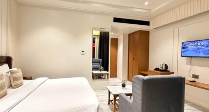 The S Crown - Pure Veg Room Type - Superior Room With Balcony