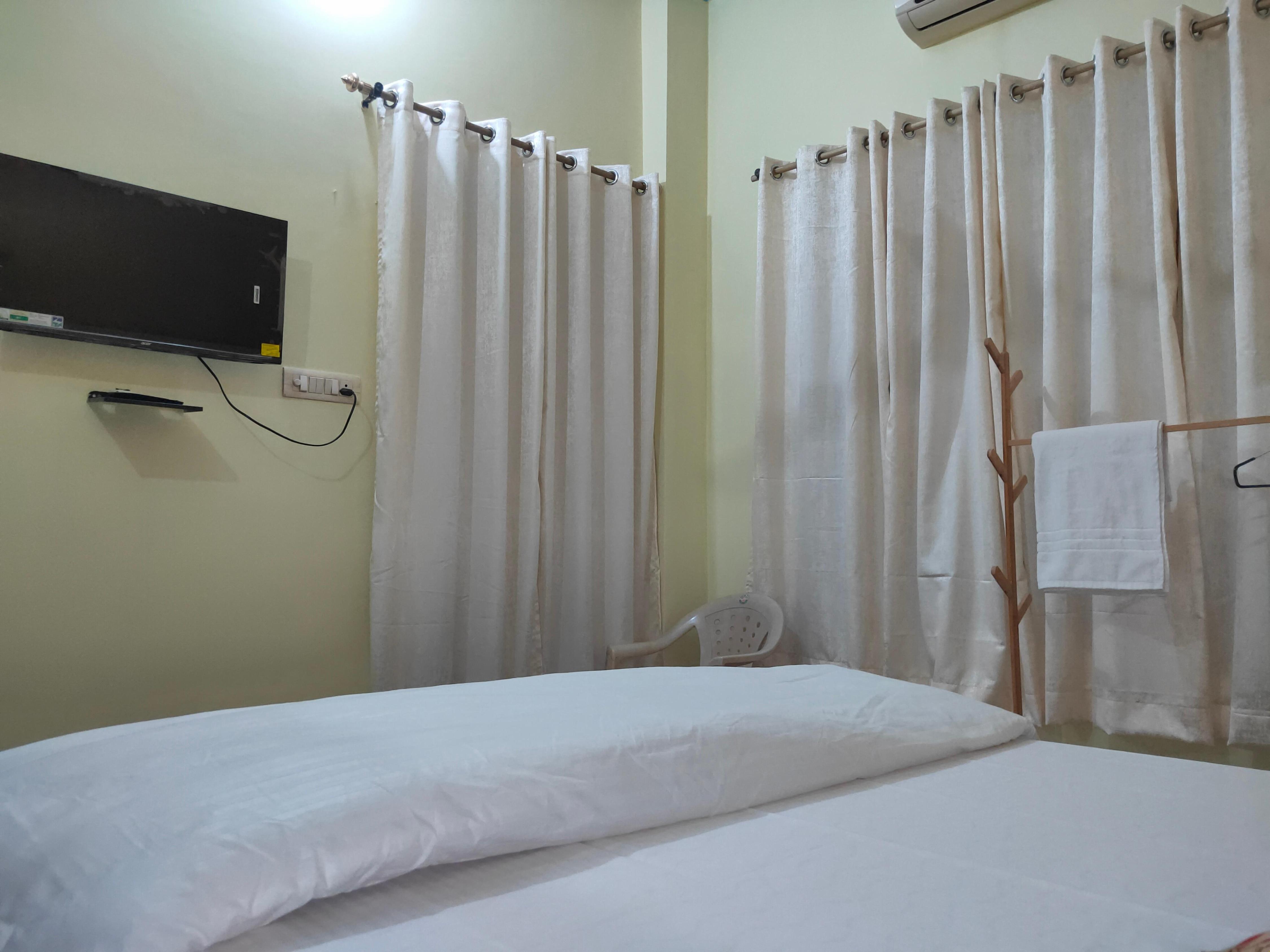 Divya Aashray Homestay - Tap to explore photos