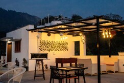 8BHK Homestay Rooftop Games Bonefire Party Barbecue WFH