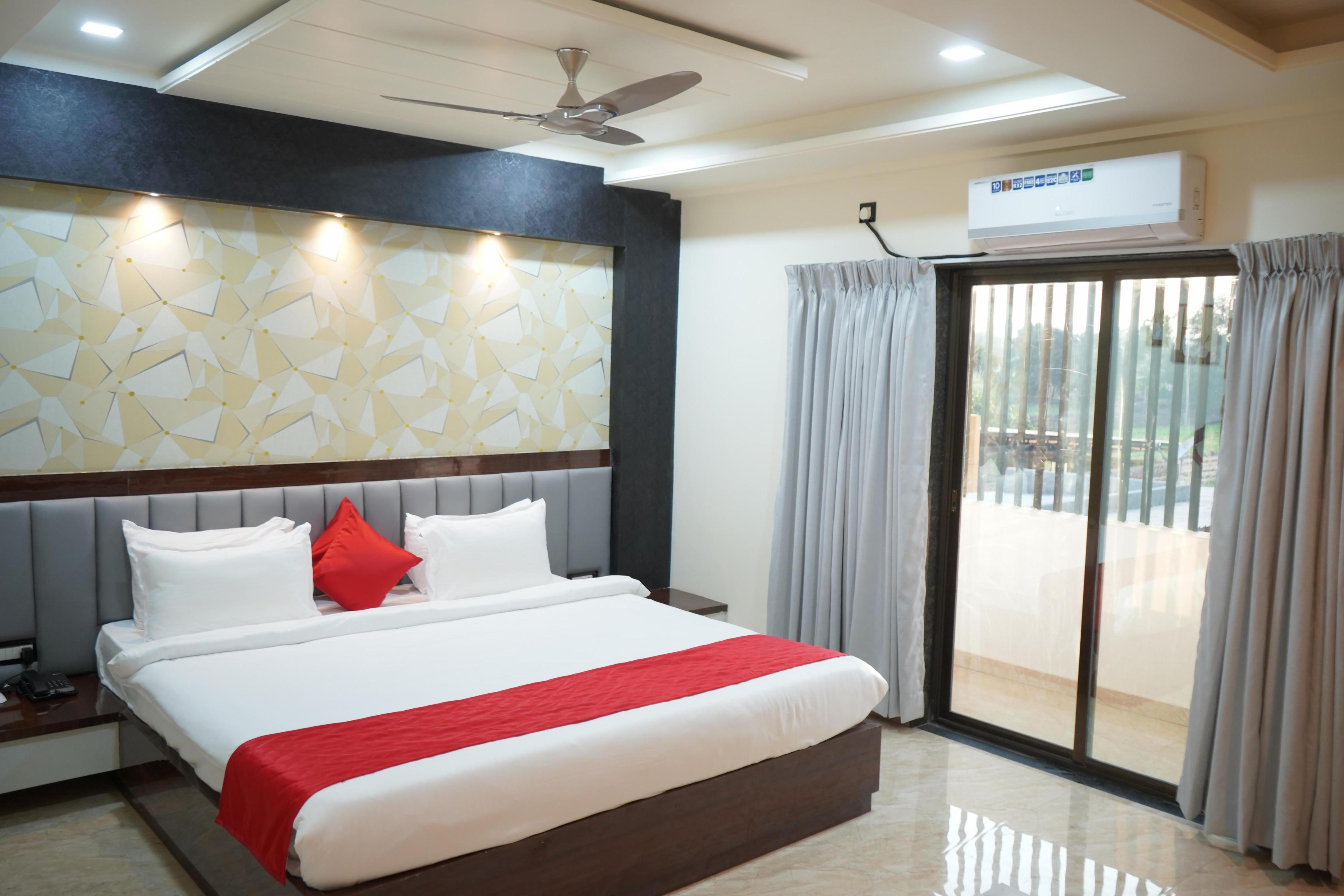 Vakratunda Executive Room Type - Super Deluxe Room