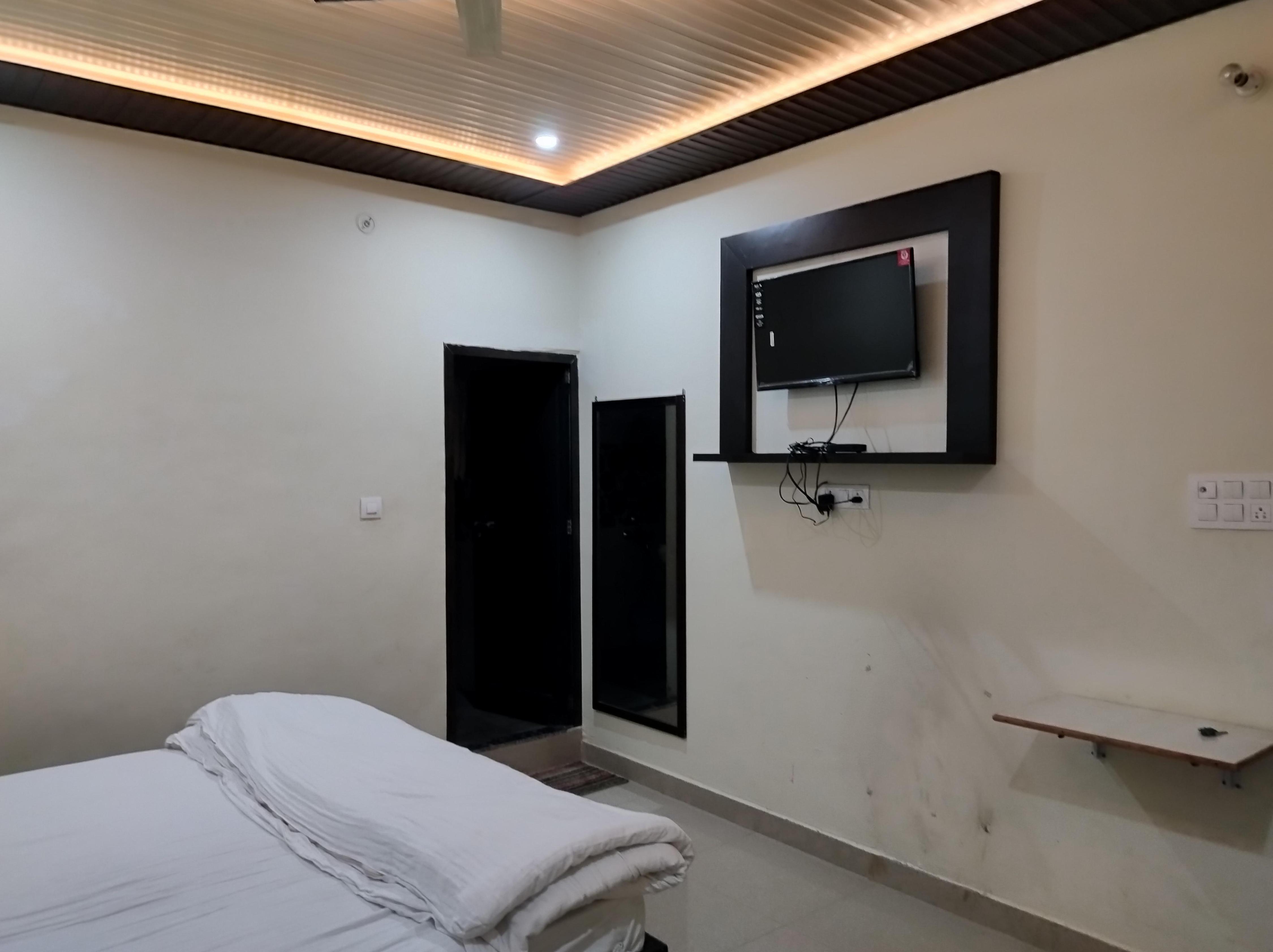 Arvind Conference Halls Room Type - Queen Bed Room
