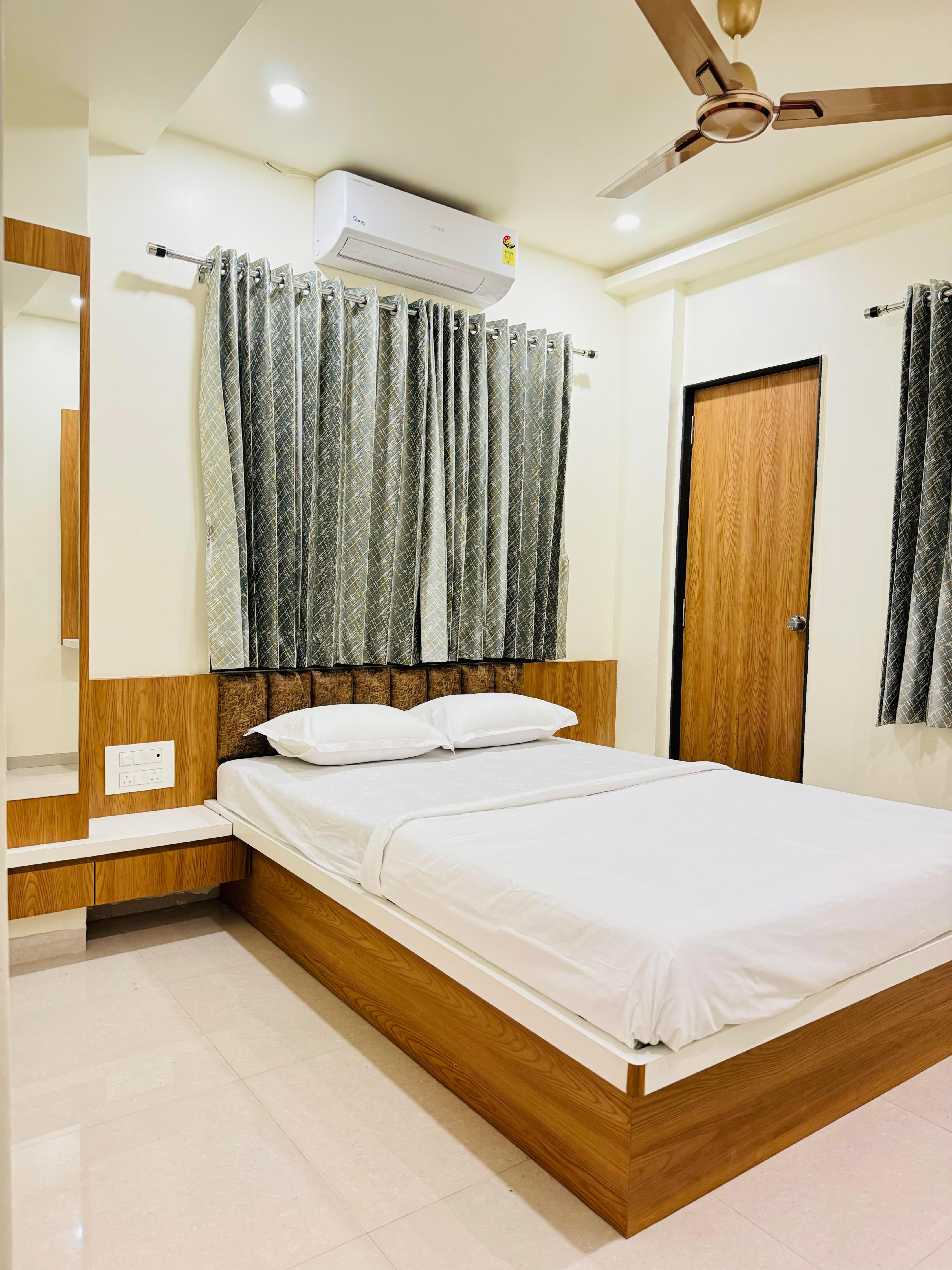 HOTEL EKANT FAMILY RESTAURANT AND LODGING - Tap to explore photos