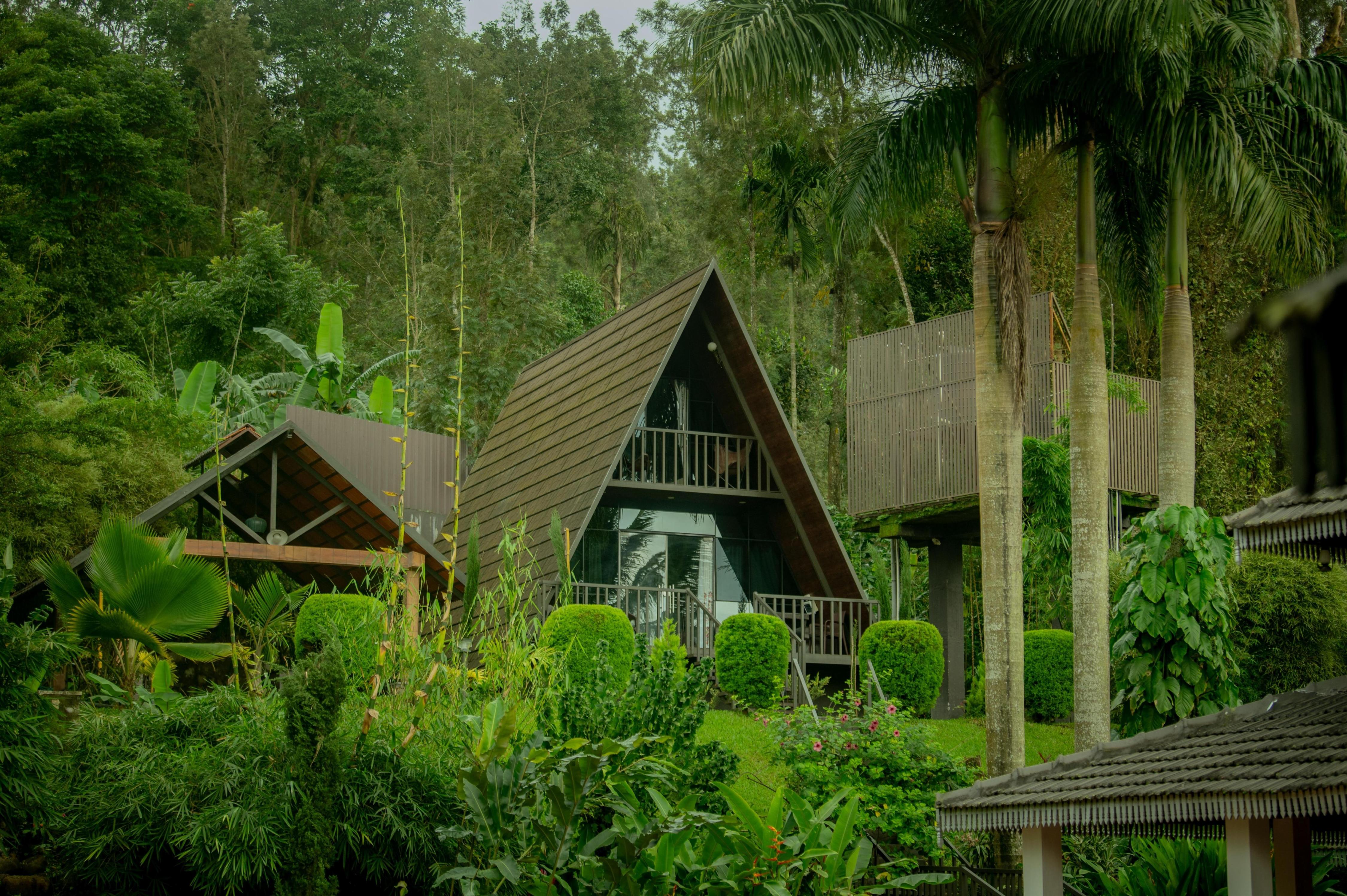 CHANDRAMUKUTA HOME STAY - Tap to explore photos
