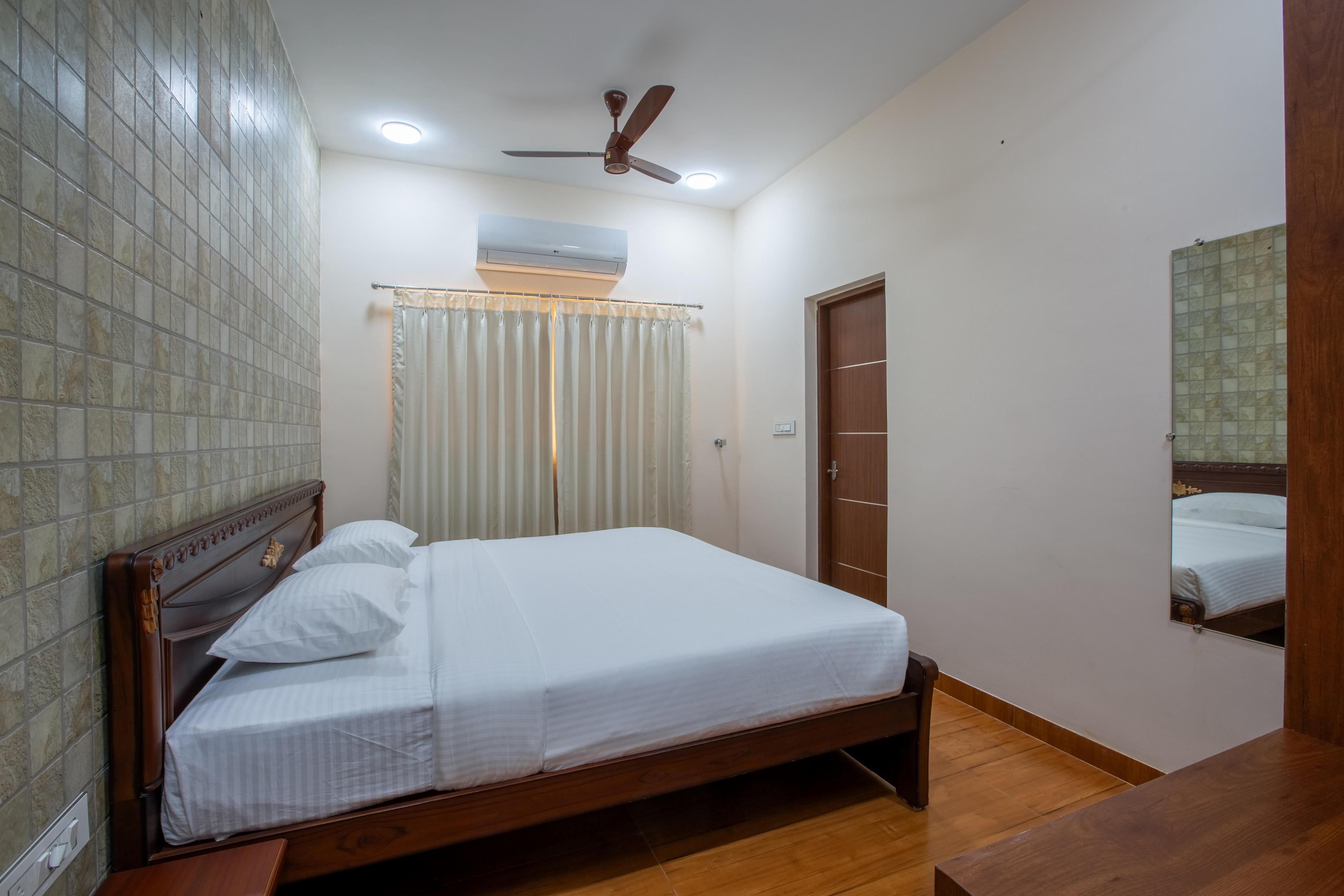 MUGUNDANS  SMART STAY Room Type - Studio Family Suite