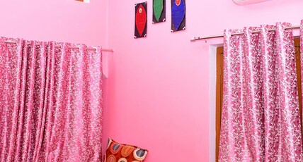 Hari Suman Paying Guest house Room Type - King room