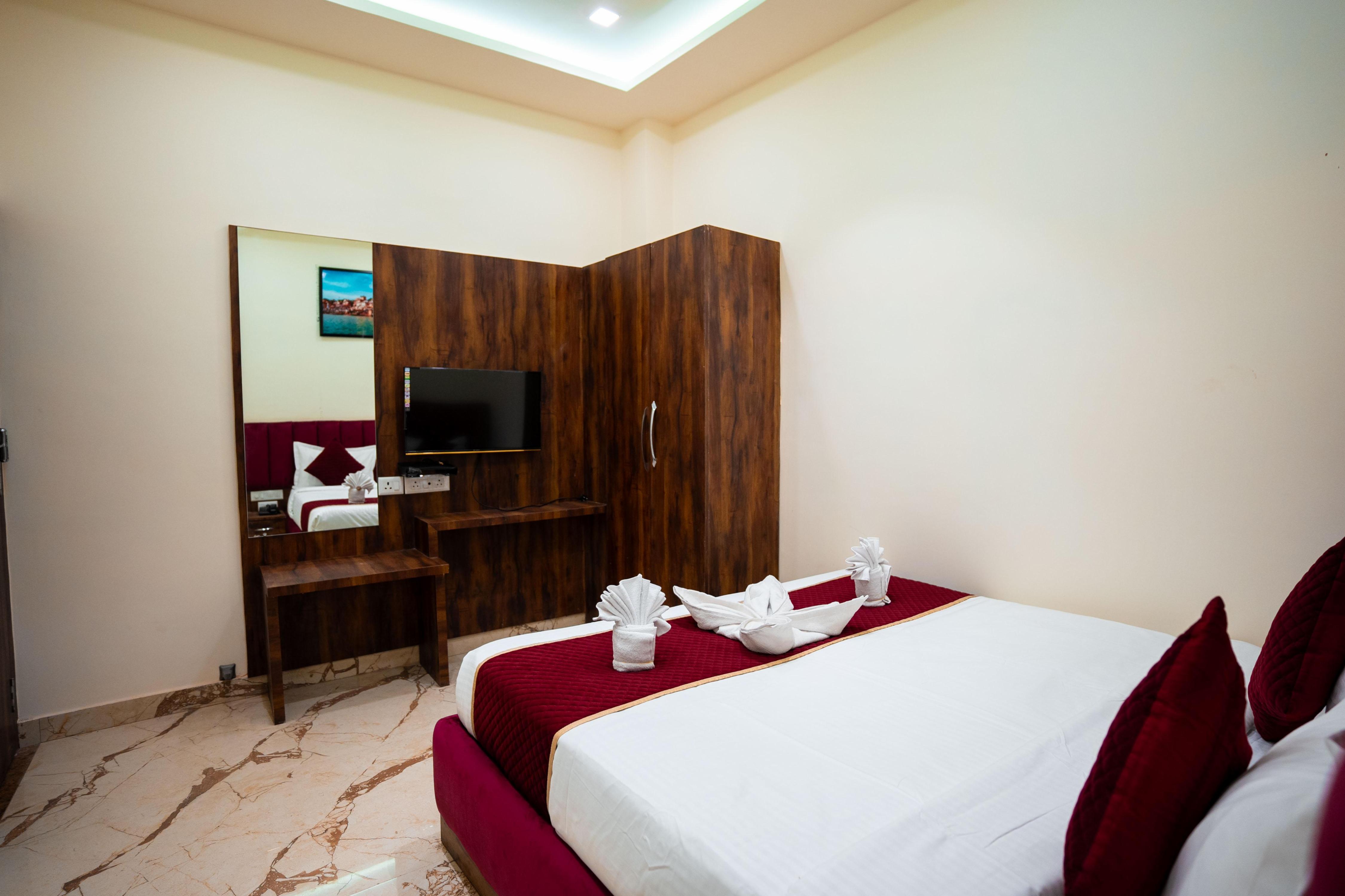 JSR Kedar | Bed & Breakfast - Tap to explore photos