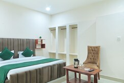 Hotel Chowdhry @ New Delhi Railway Station (2 minutes walk)