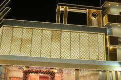 LE PLATINUM HOTEL AND BANQUET