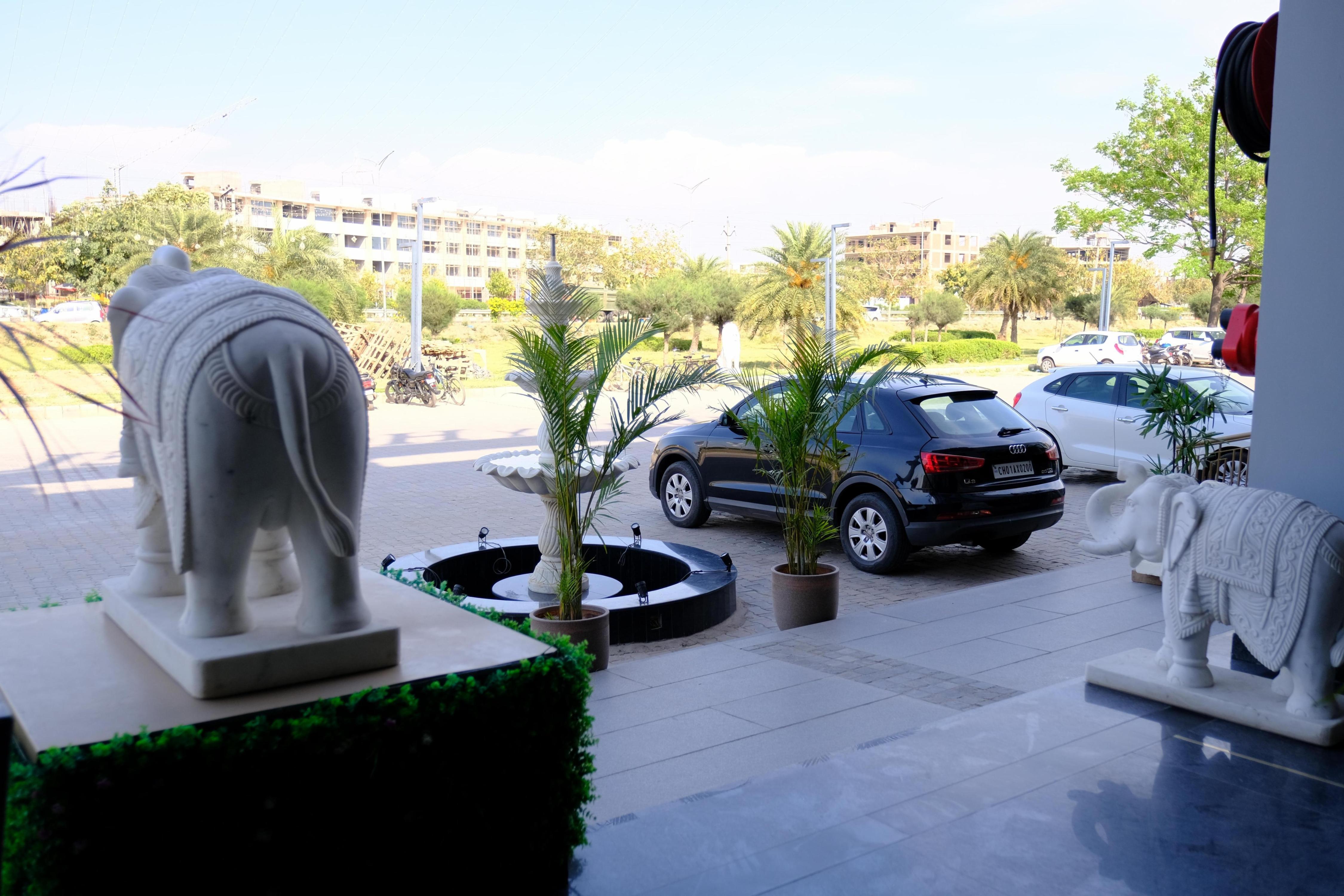 ACR Luxury Hotel - Tap to explore photos