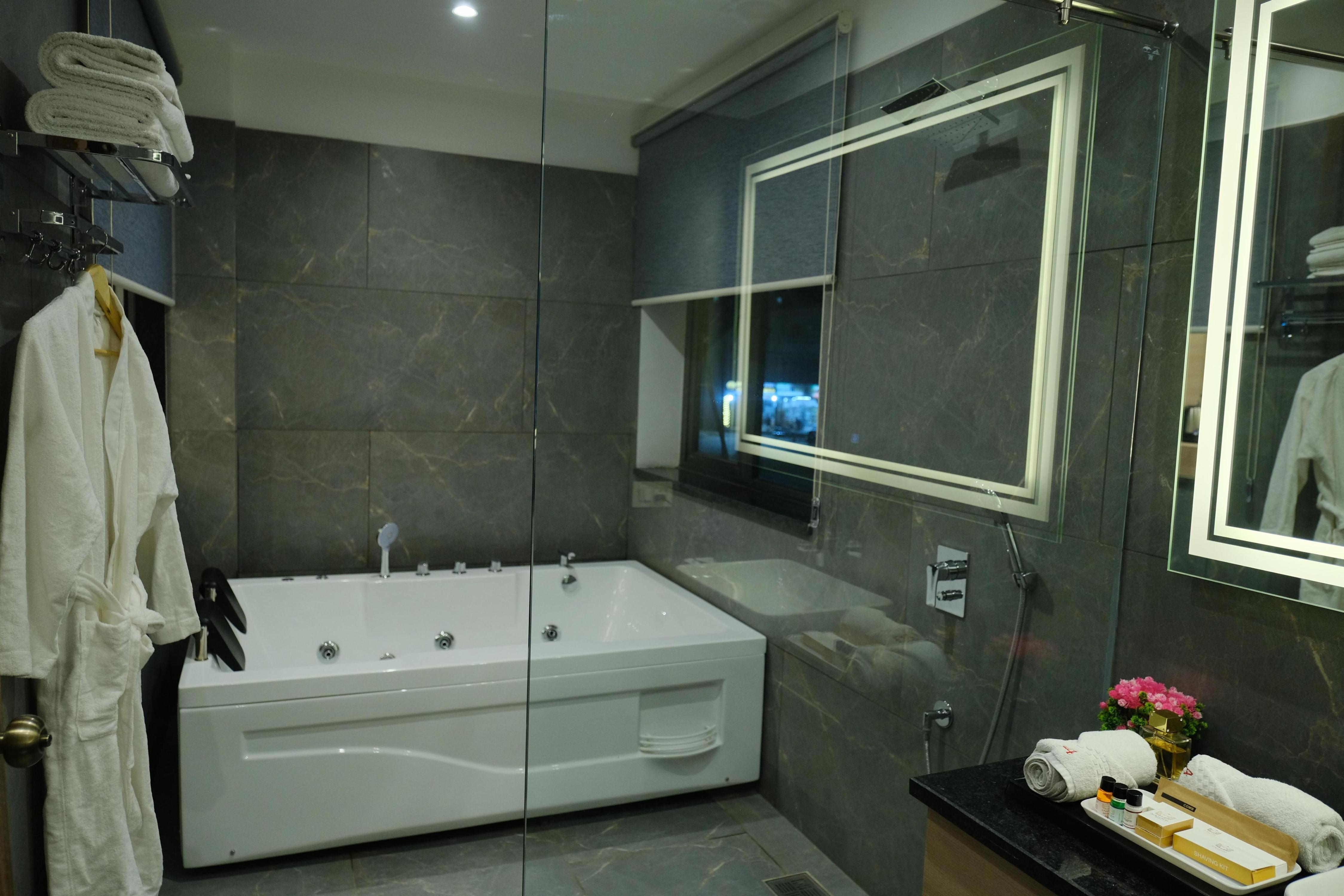ACR Luxury Hotel Room Type - Premium Room with Jacuzzi