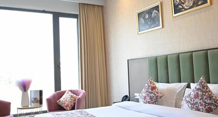 ACR Luxury Hotel Room Type - Deluxe Room