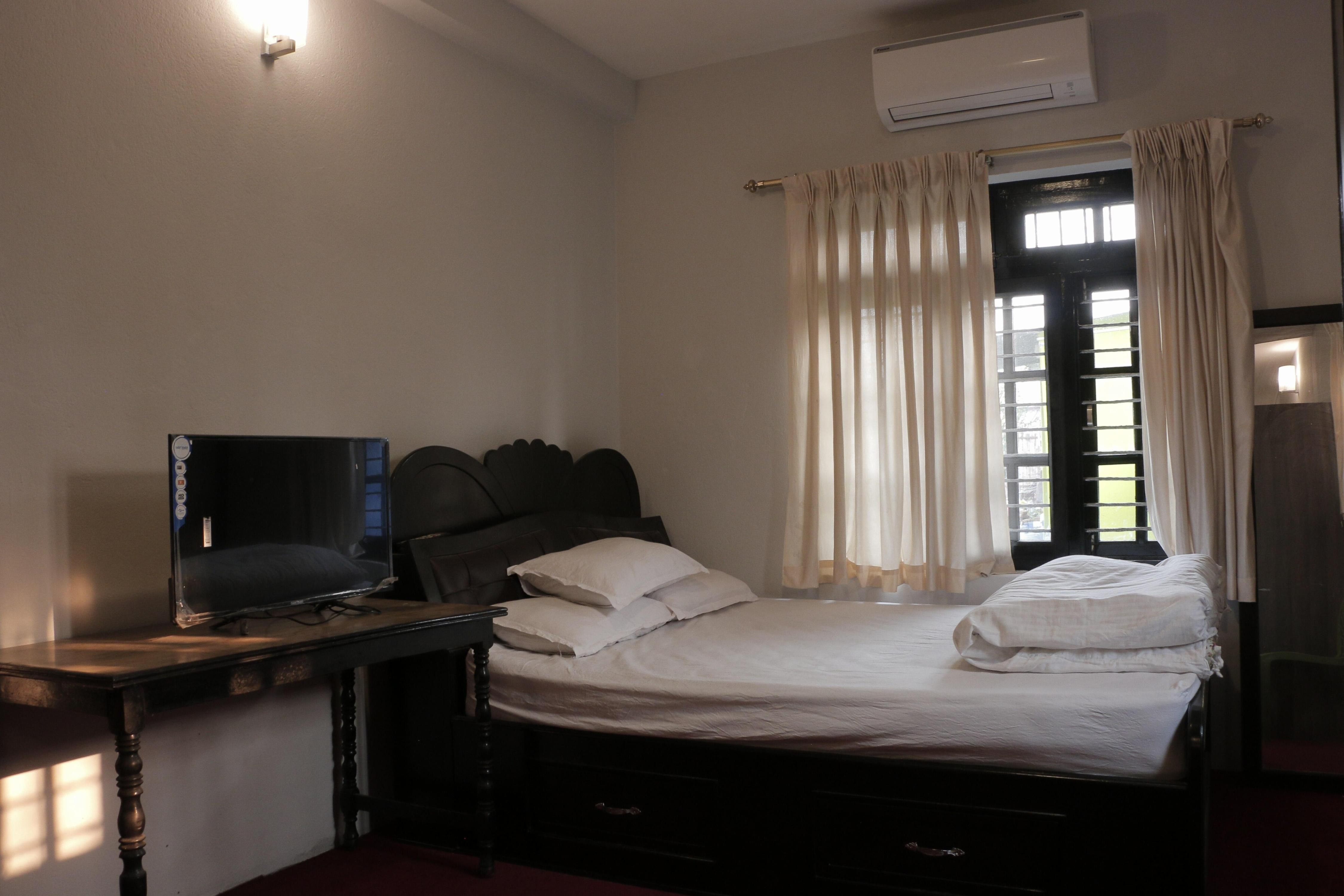 Himalayan Headquarter Homestay - Tap to explore photos