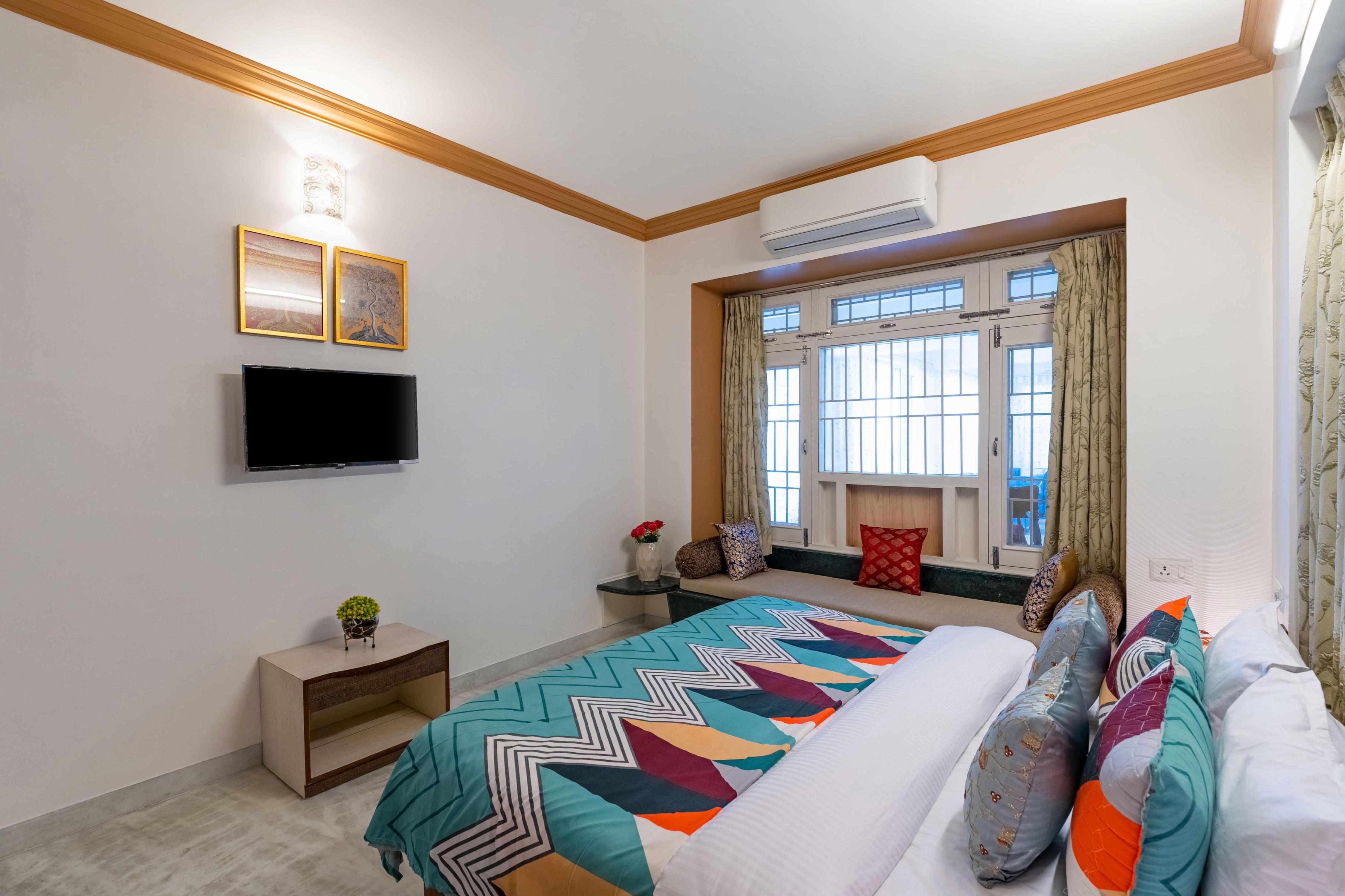Wildflower Suite By Hill Villa Signature Suites - Tap to explore photos