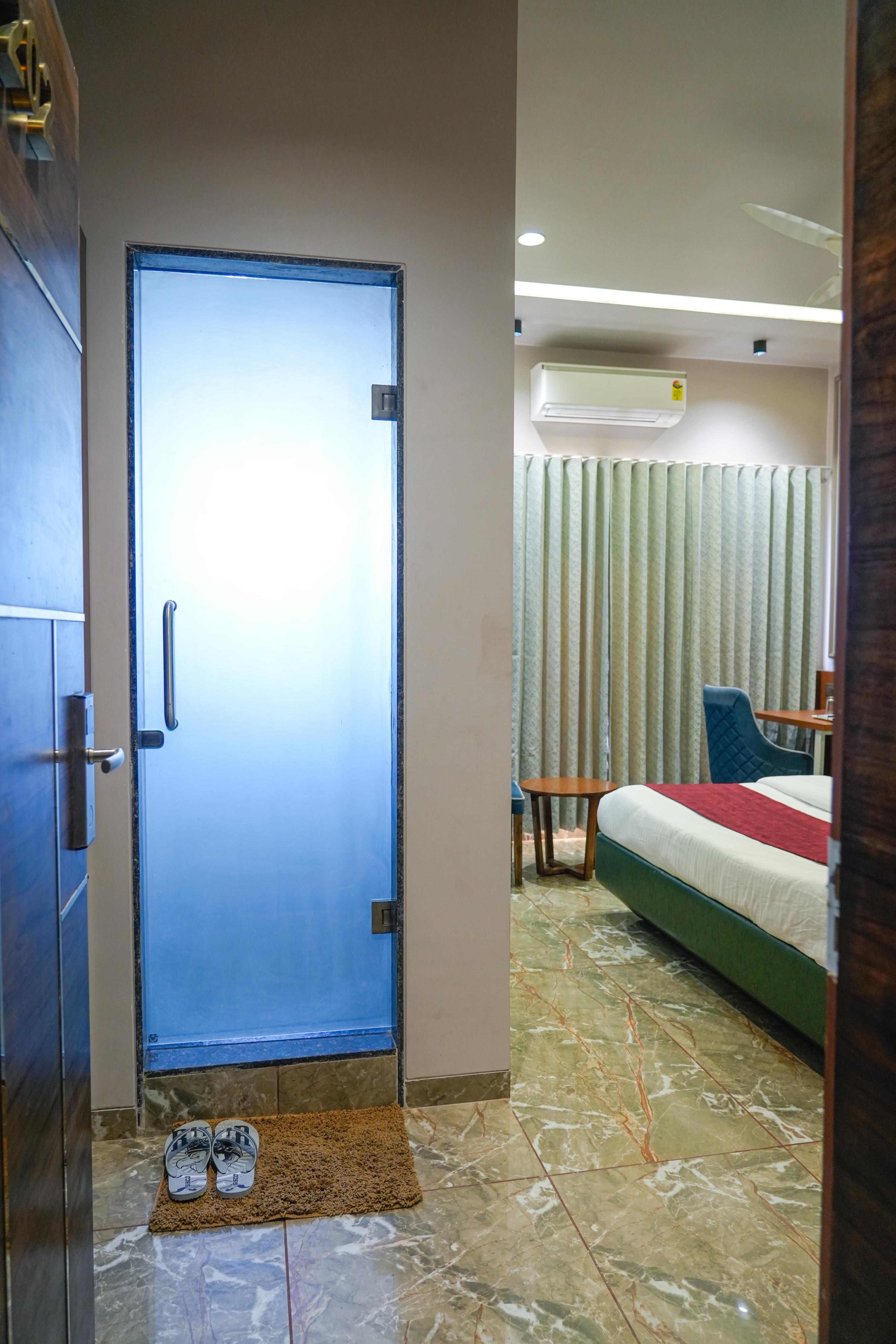 Hotel Relax - Tap to explore photos