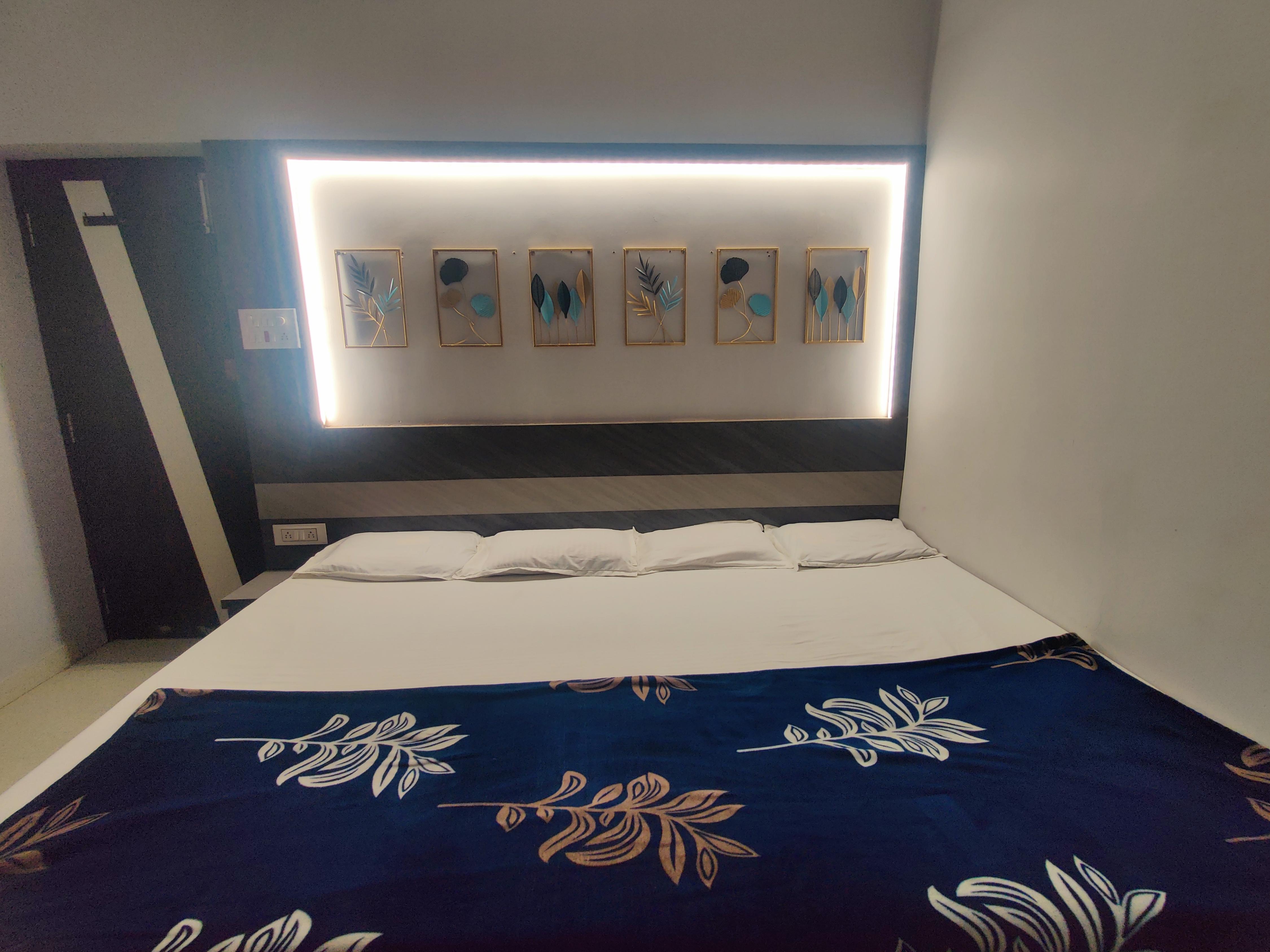 Shivaay Guest House - Tap to explore photos
