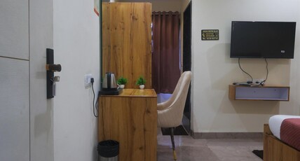 Sukoon Prestige Palace Room Type - Standard Deluxe (AC) with Free WiFi