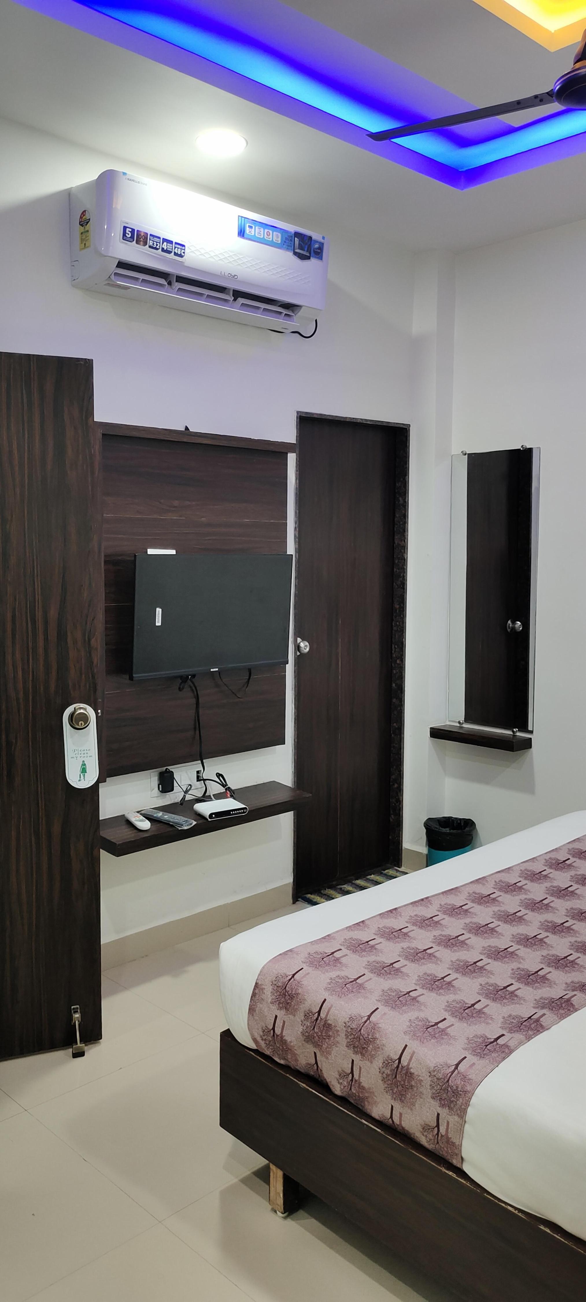 Hotel Yuvraj Residency - Tap to explore photos