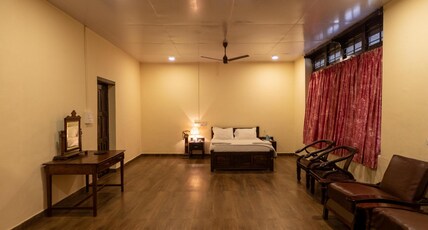 Harris Holiday Inn Valparai Room Type - RUFOUS HORNBILL NEST
