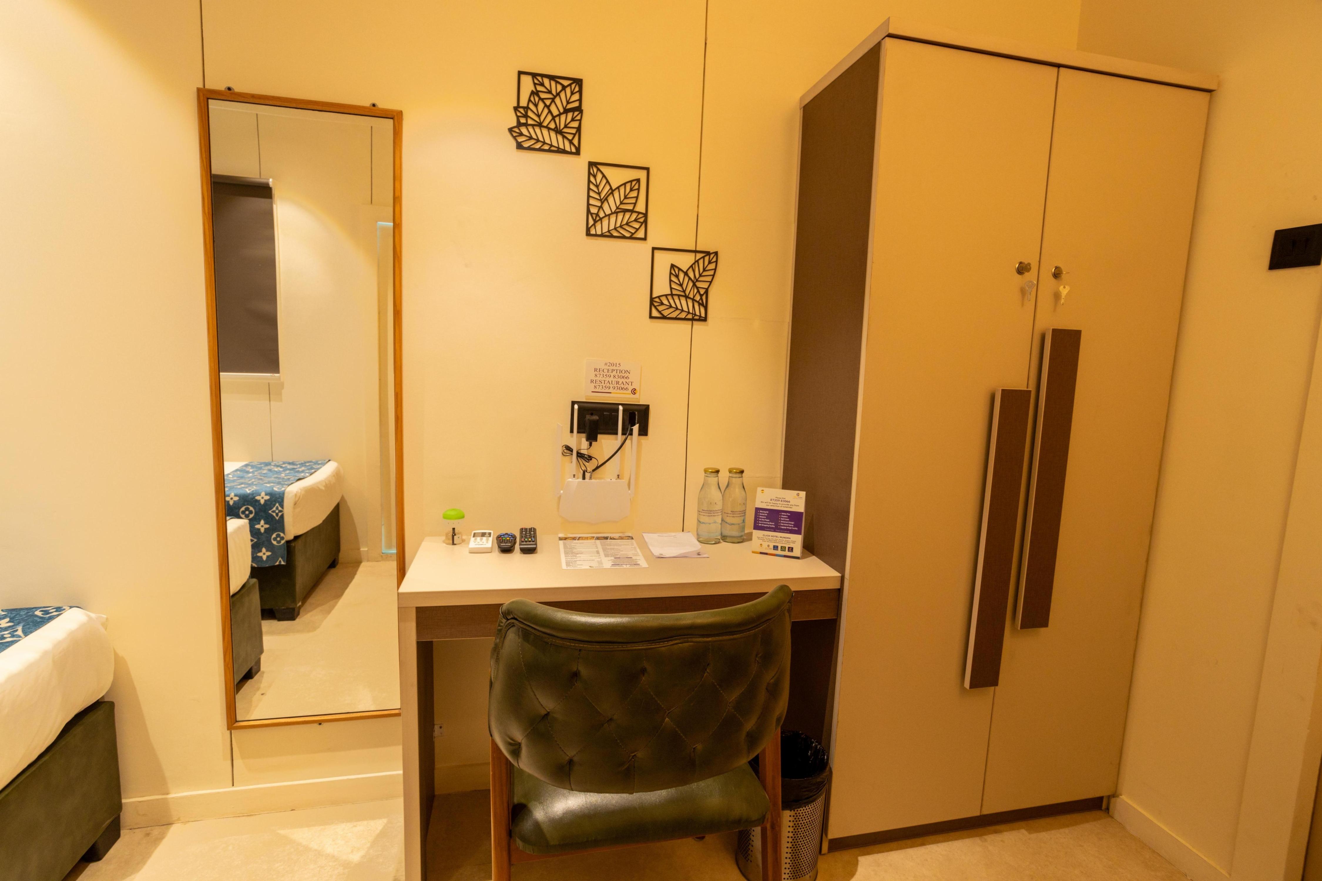 Click Hotel Mundra - Tap to explore photos