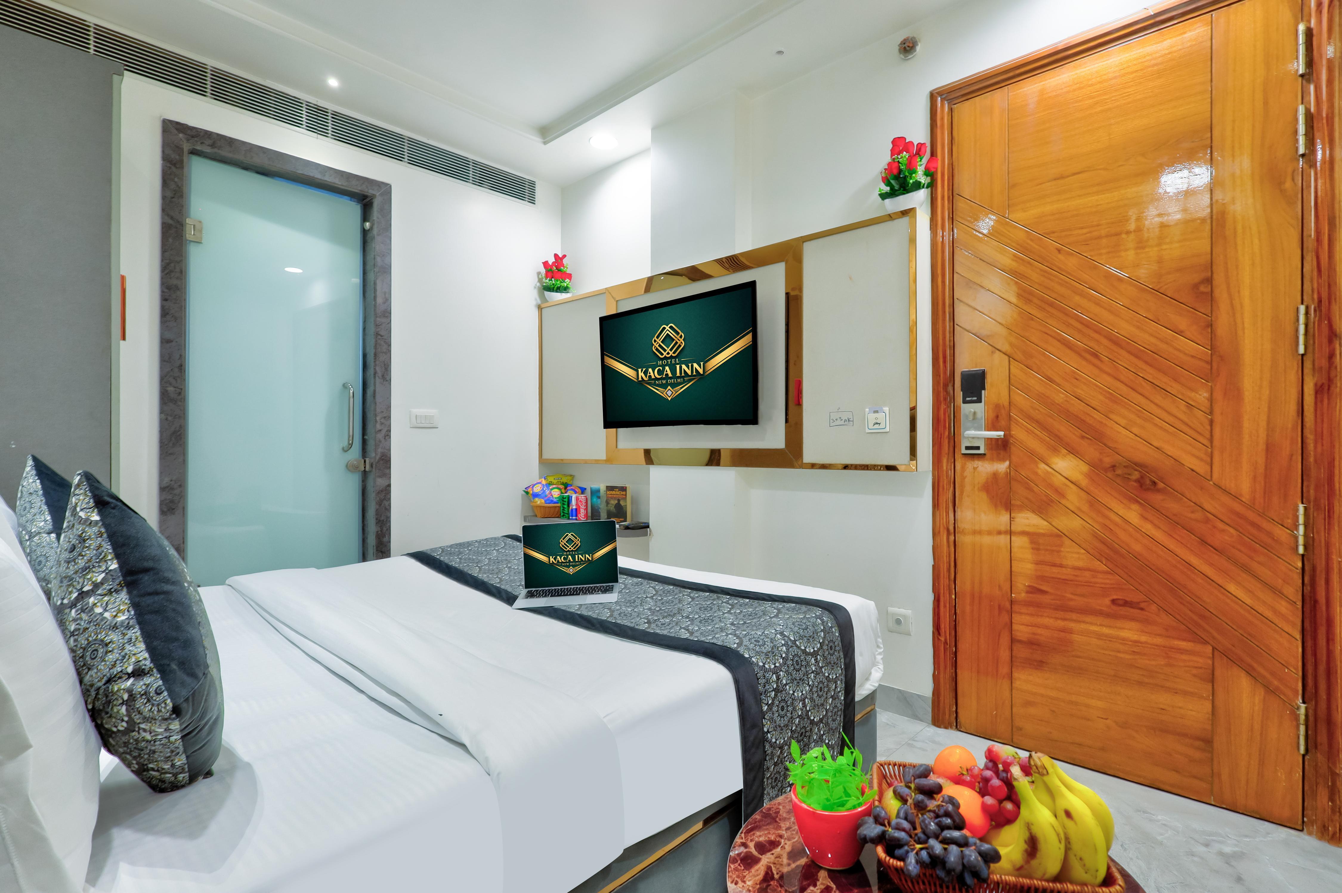 Hotel Kaca Inn - Near New Delhi Railway Station & Connaught Place - Tap to explore photos