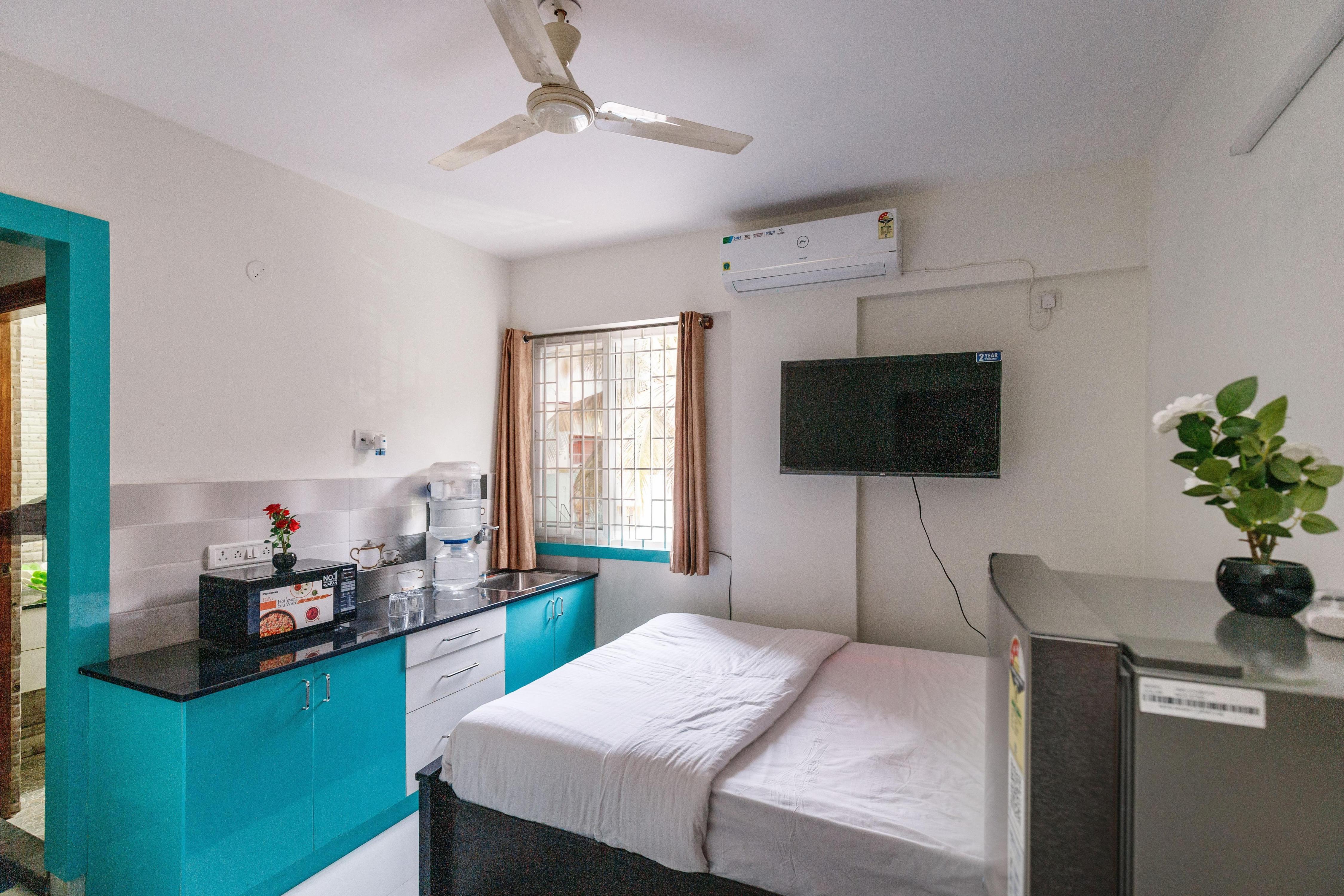 The Spring Petals Serviced Apartment - Tap to explore photos