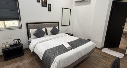 Sunny Executive Room Type - Deluxe  AC Room
