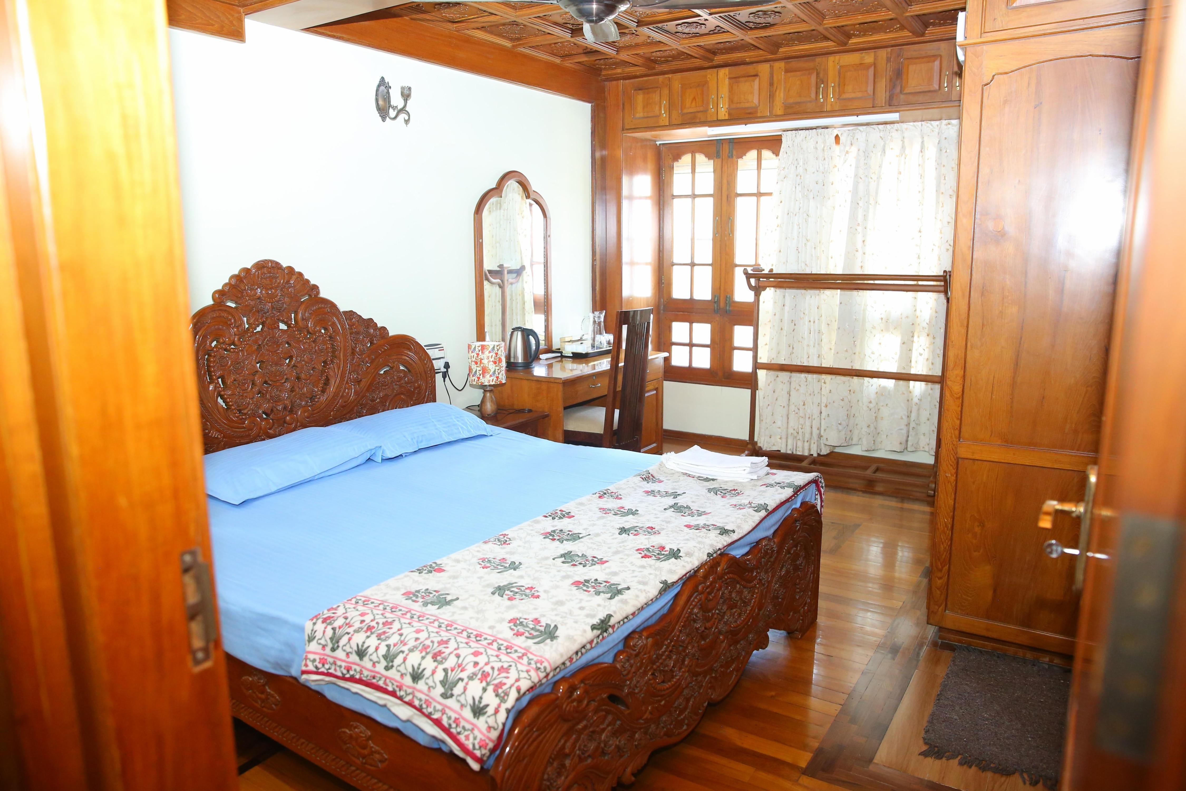 Court View Homestay - Tap to explore photos