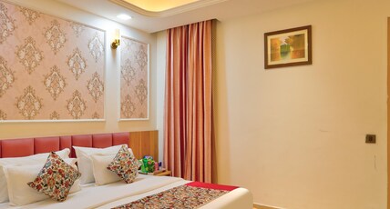 Qotel Signature - Golf Course Road Room Type - Deluxe Room with Work Desk & Mini Bar Qotel Signature - Golf Course Road Room Type - Deluxe Room with Work Desk & Mini Bar