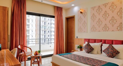 Qotel Signature - Golf Course Road Room Type - Executive Suite with Private Balcony Qotel Signature - Golf Course Road Room Type - Executive Suite with Private Balcony