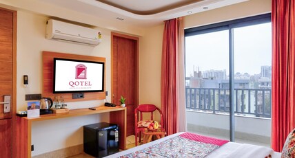 Qotel Signature - Golf Course Road Room Type - Executive Suite with Private Balcony Qotel Signature - Golf Course Road Room Type - Executive Suite with Private Balcony