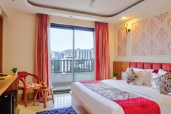 Qotel Signature | Premium Boutique Stay Near Golf Course Road & Rapid Metro