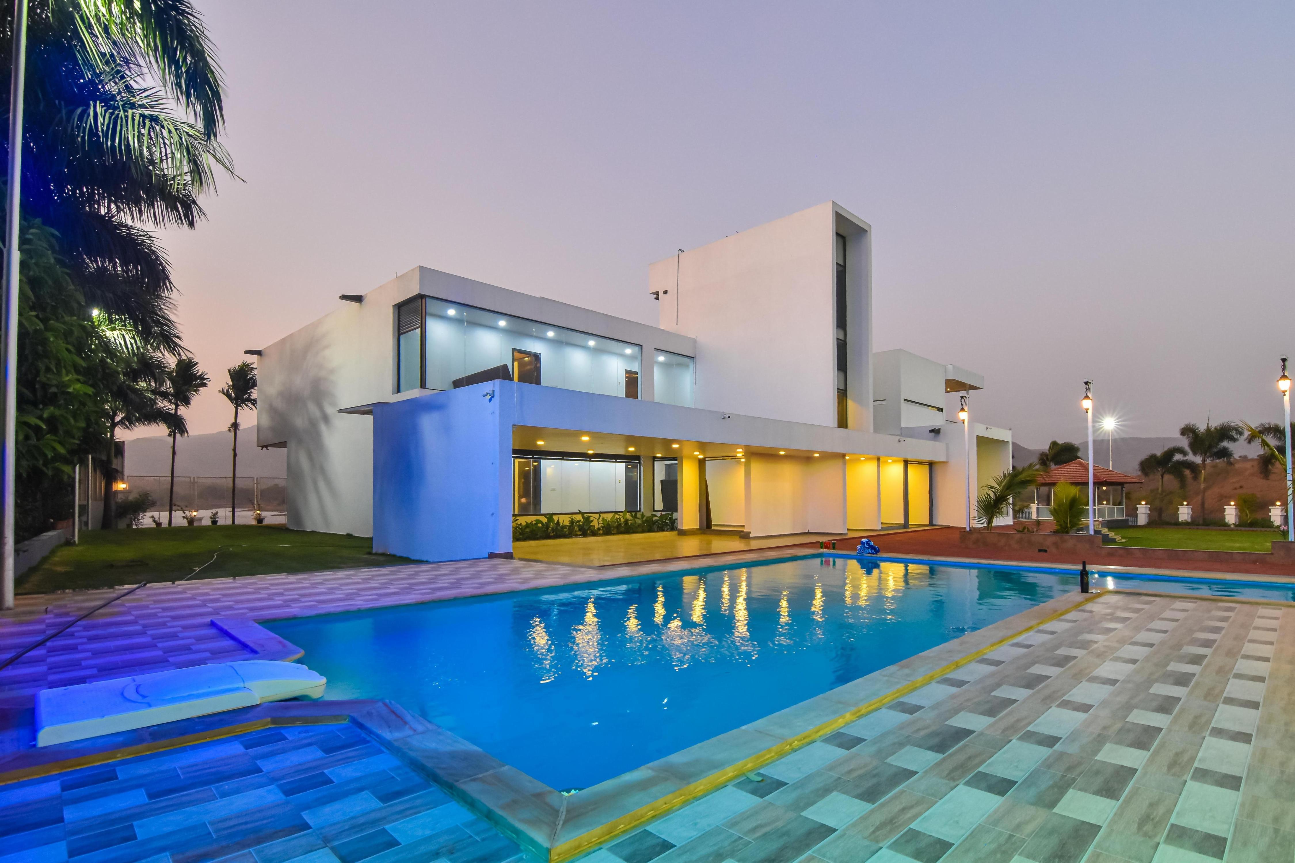 The Lake Cameo Villa 6BHK with pvt Pool - Tap to explore photos